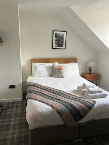 Bedroom, Bed in Cardross Inn