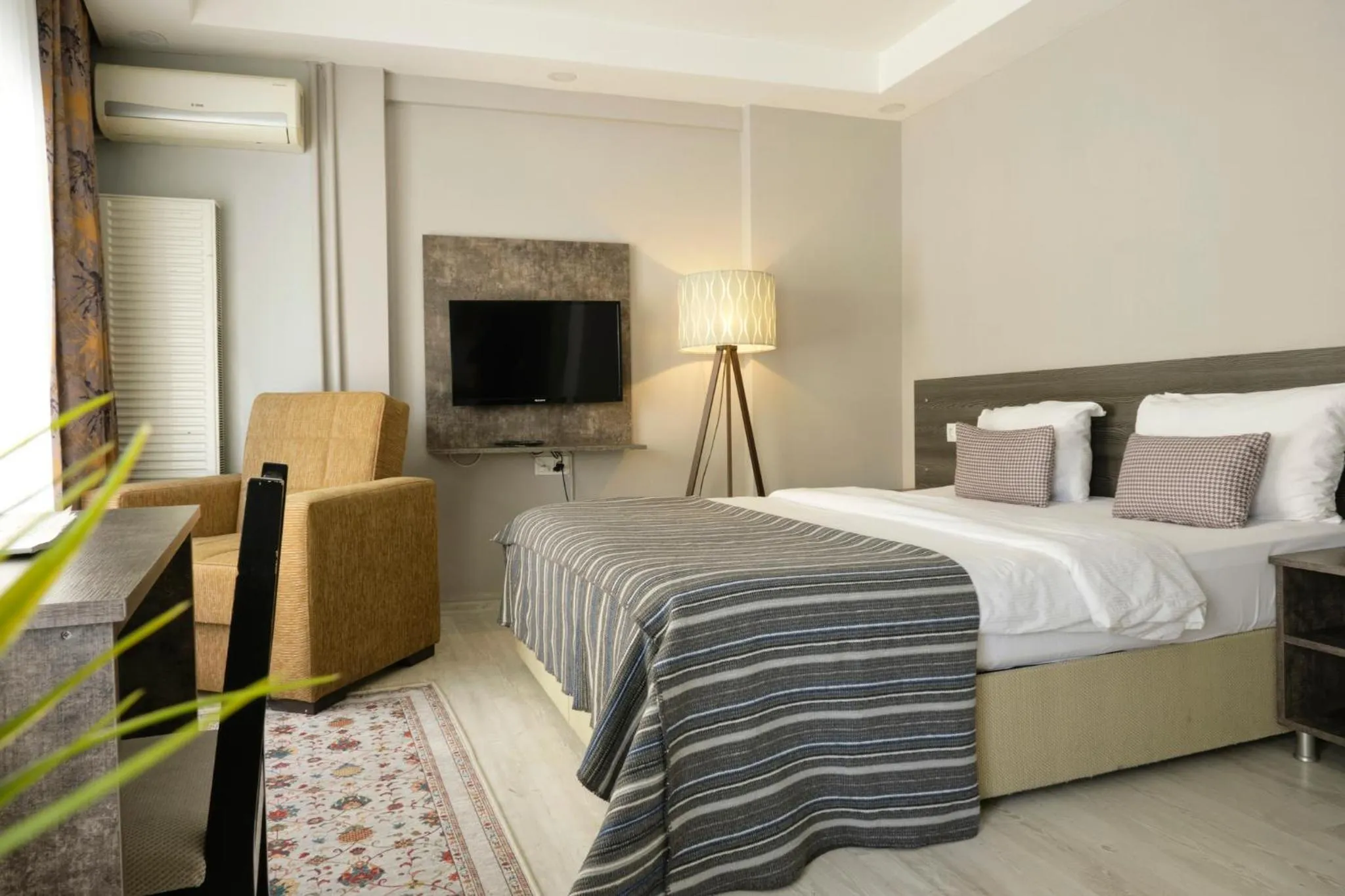 Business facilities, Bed in The Breeze Hotel