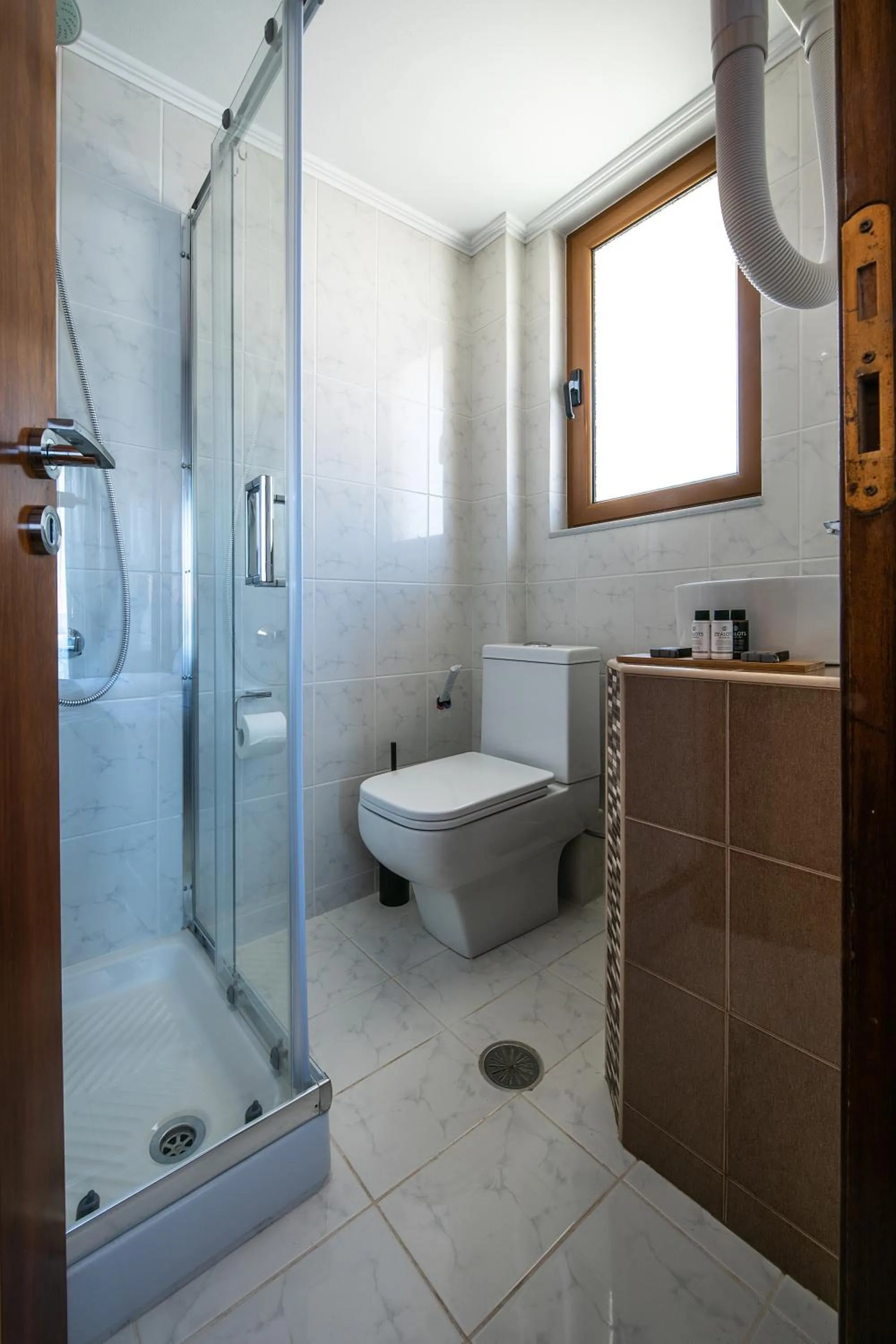 Shower in Cyrenia Guesthouse