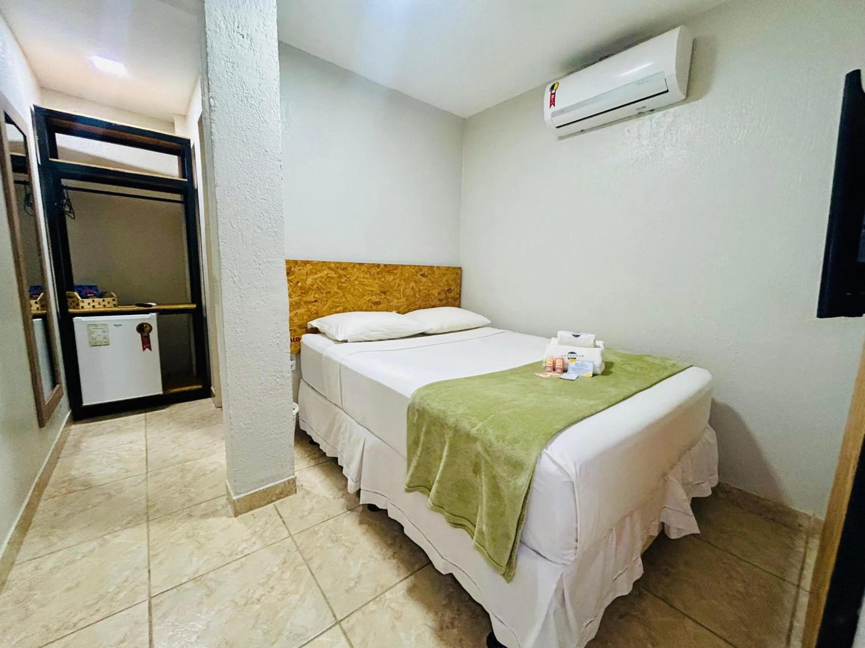 Bedroom, Bed in Mansomar