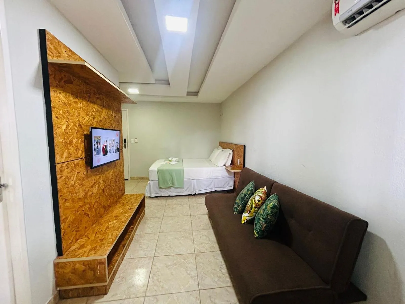 Bedroom, Bed in Mansomar