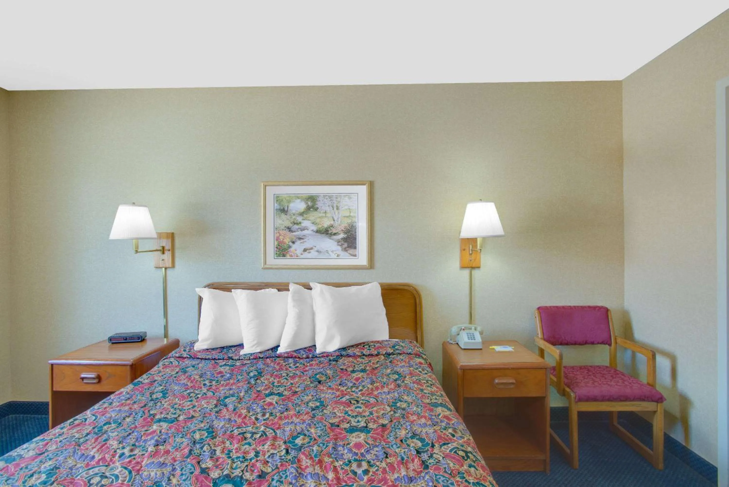 Photo of the whole room in Days Inn by Wyndham Auburn/Finger Lakes Region