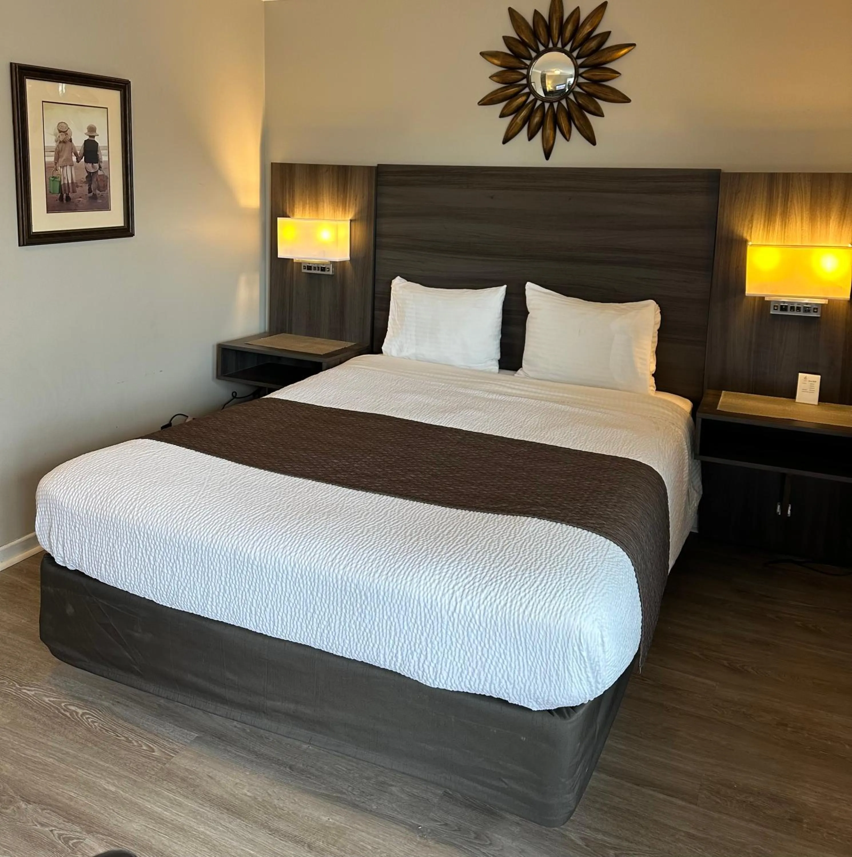 Bed in Lakeview Motel & Cottage