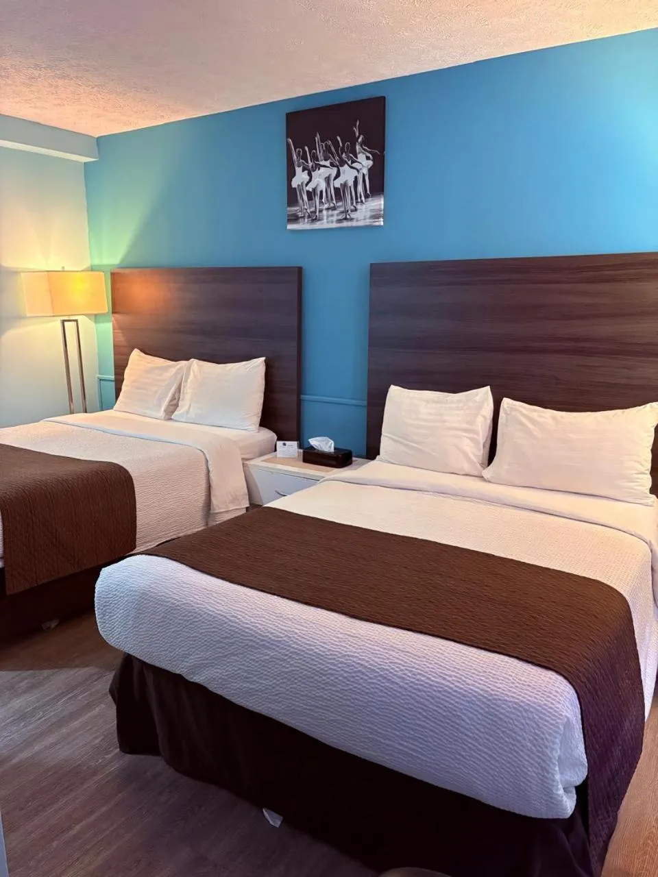 Bedroom, Bed in Lakeview Motel & Cottage