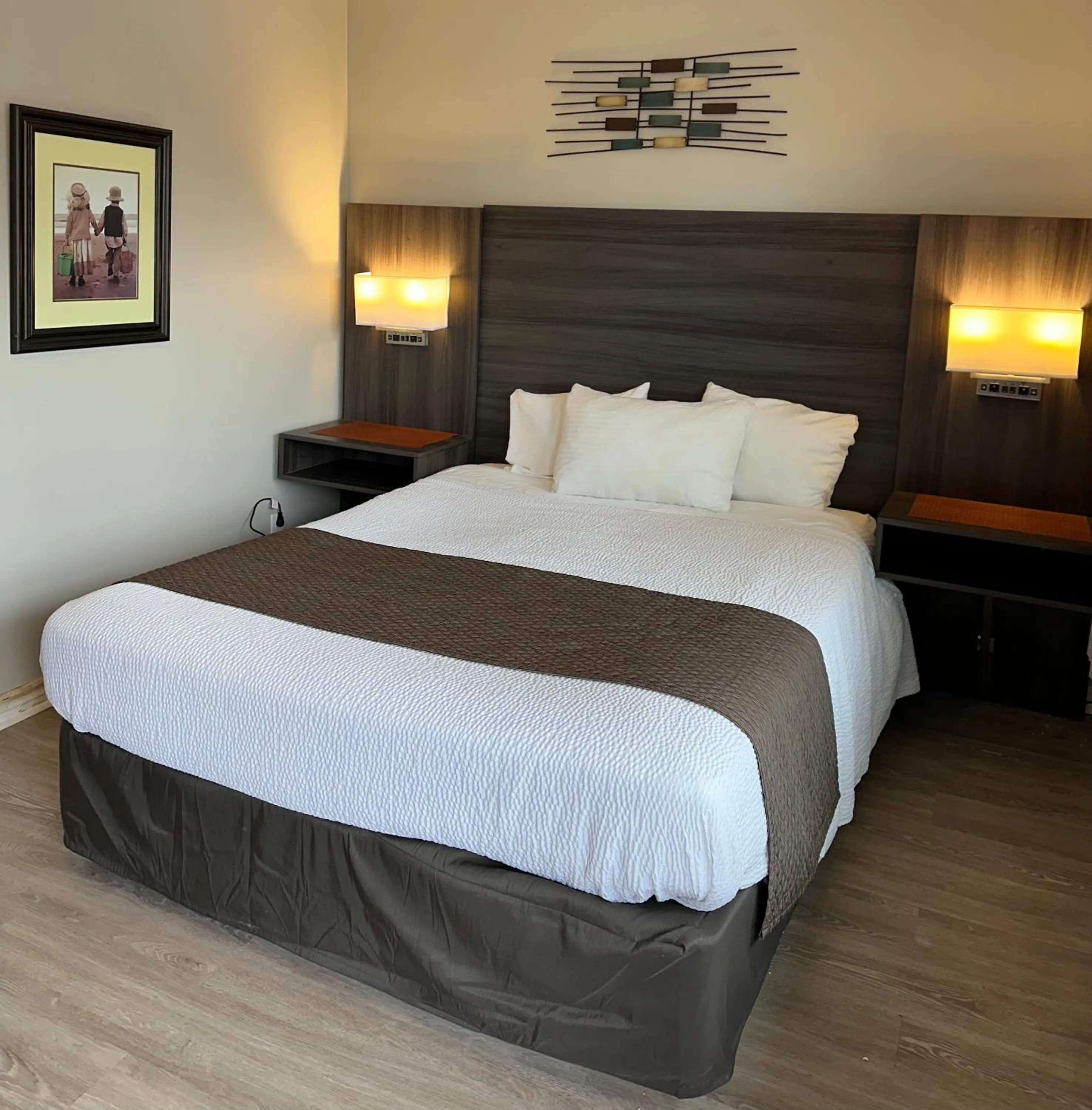 Bed in Lakeview Motel & Cottage