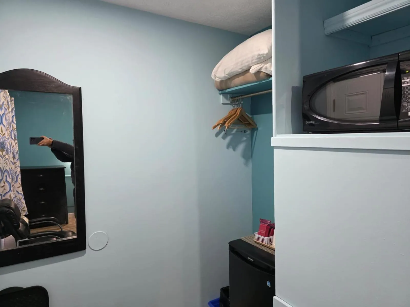 Coffee/tea facilities in Lakeview Motel & Cottage