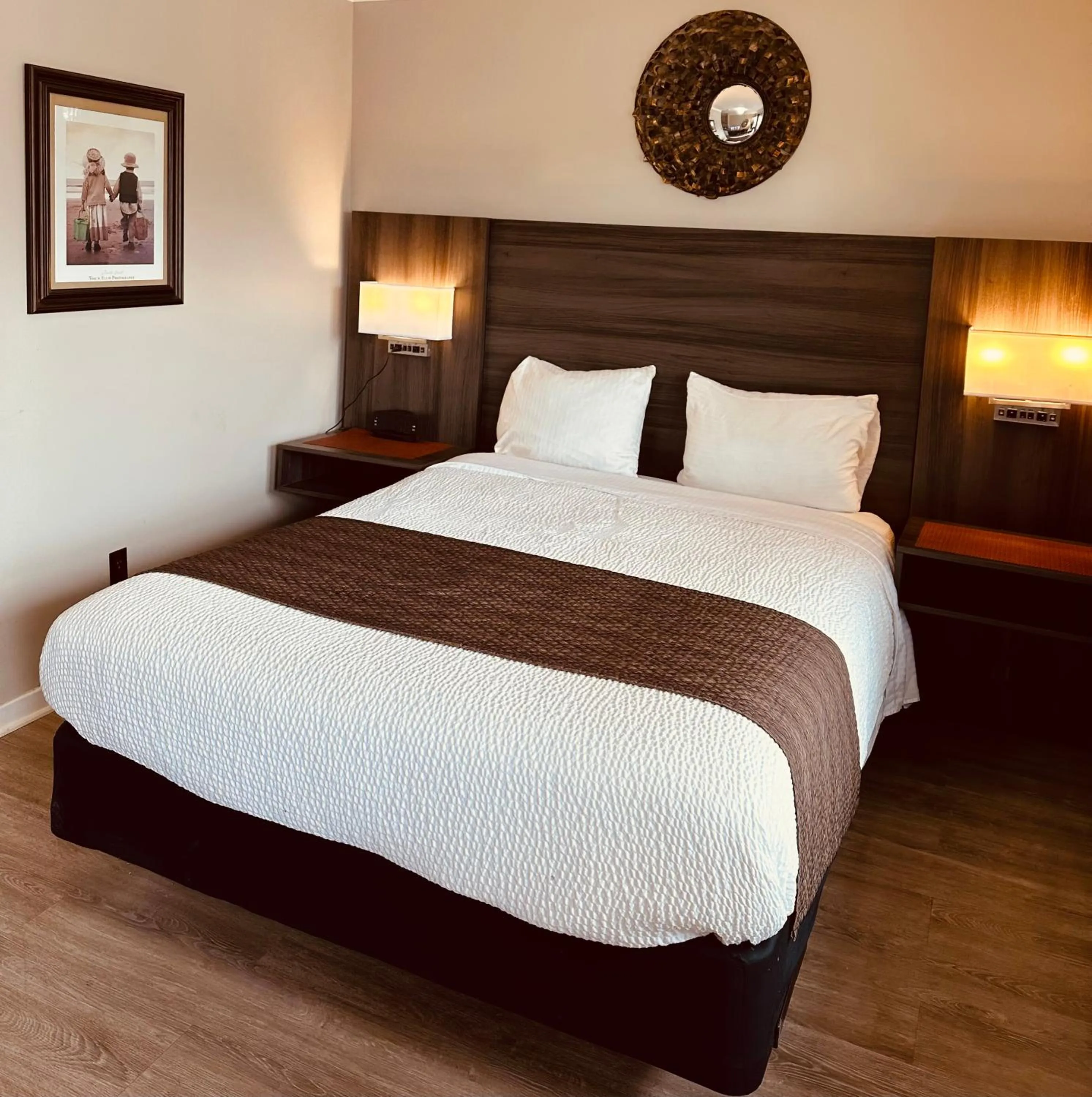 Bed in Lakeview Motel & Cottage