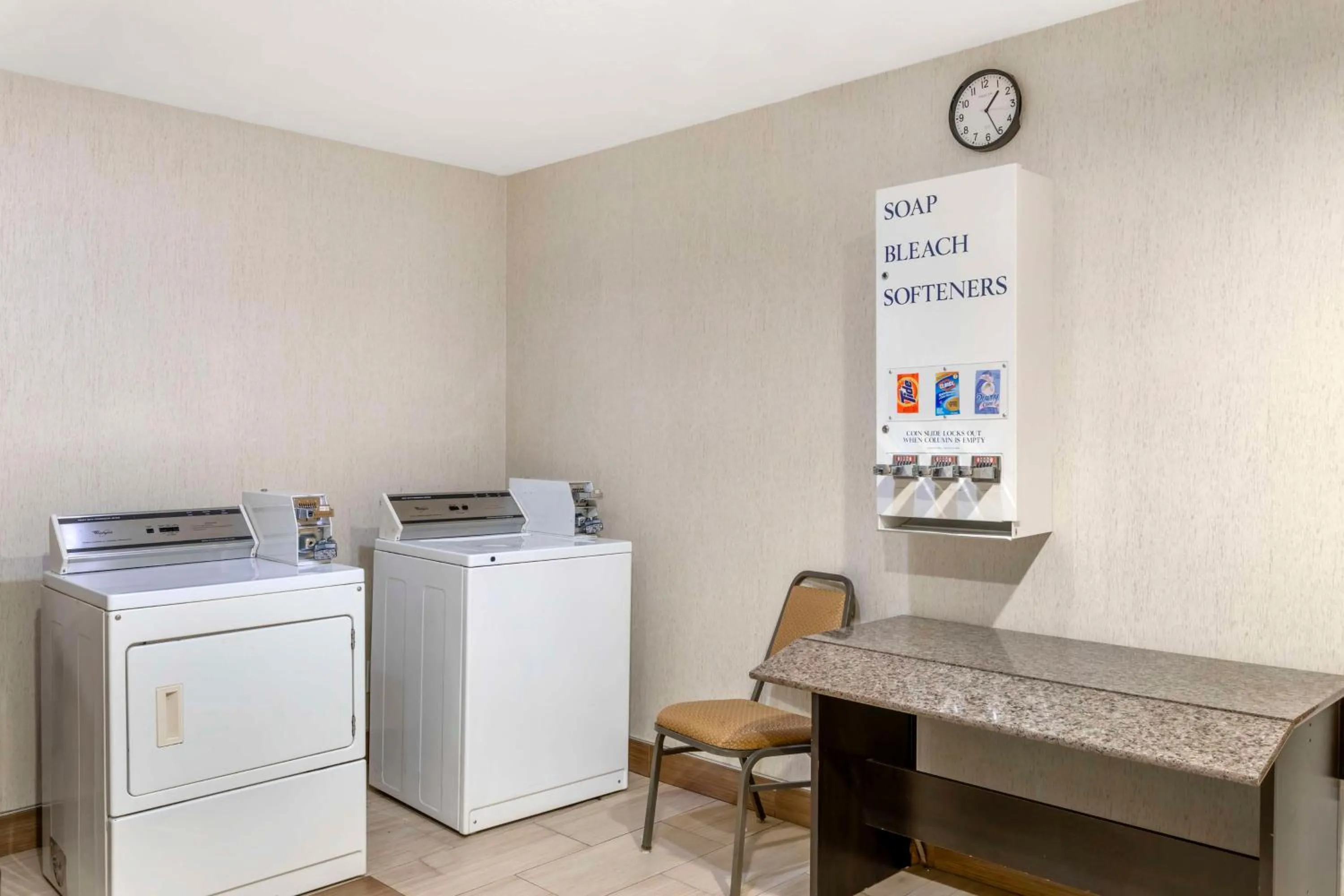 laundry in Best Western Plus Lake Worth Inn & Suites