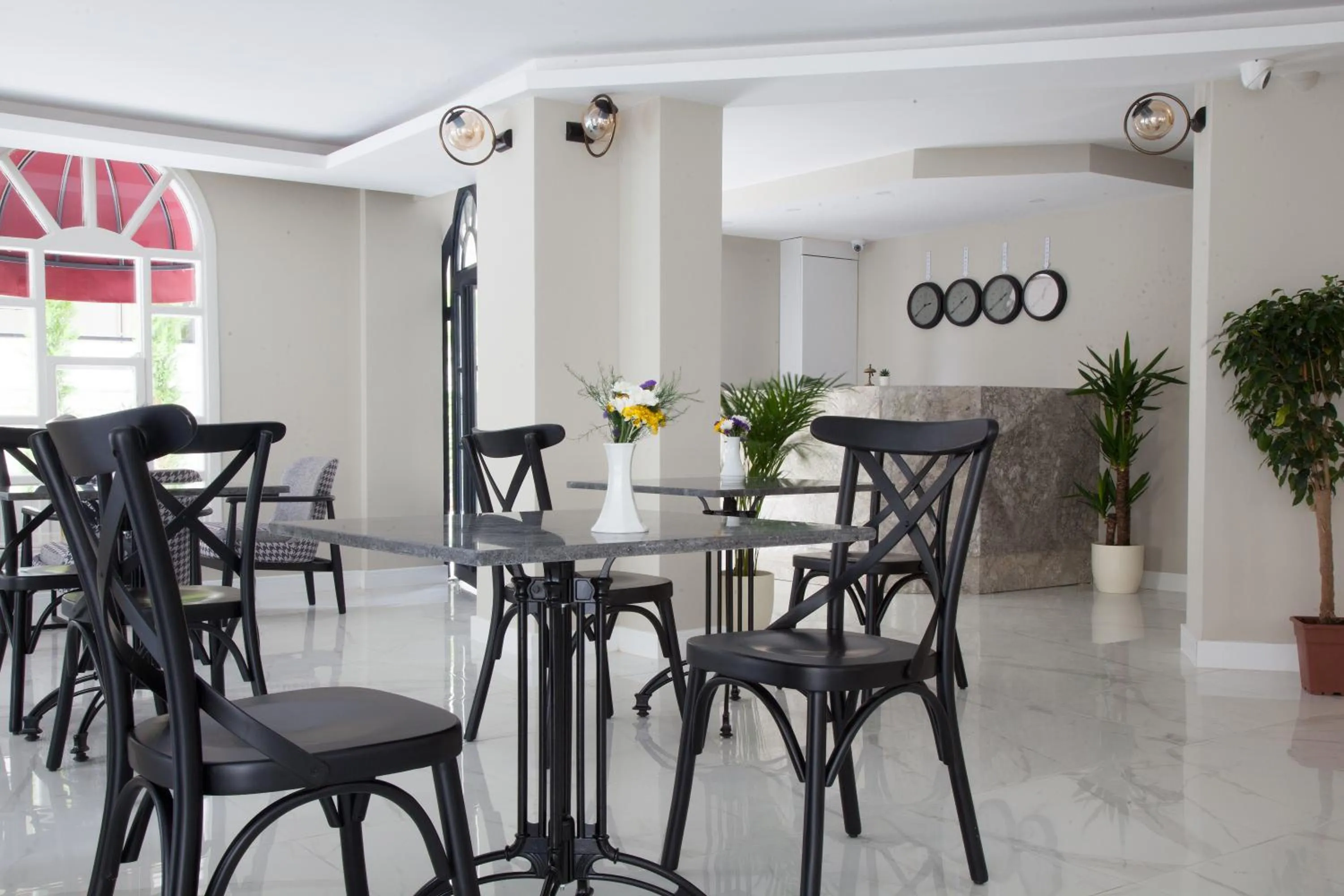 Restaurant/places to eat in Siete Hotel