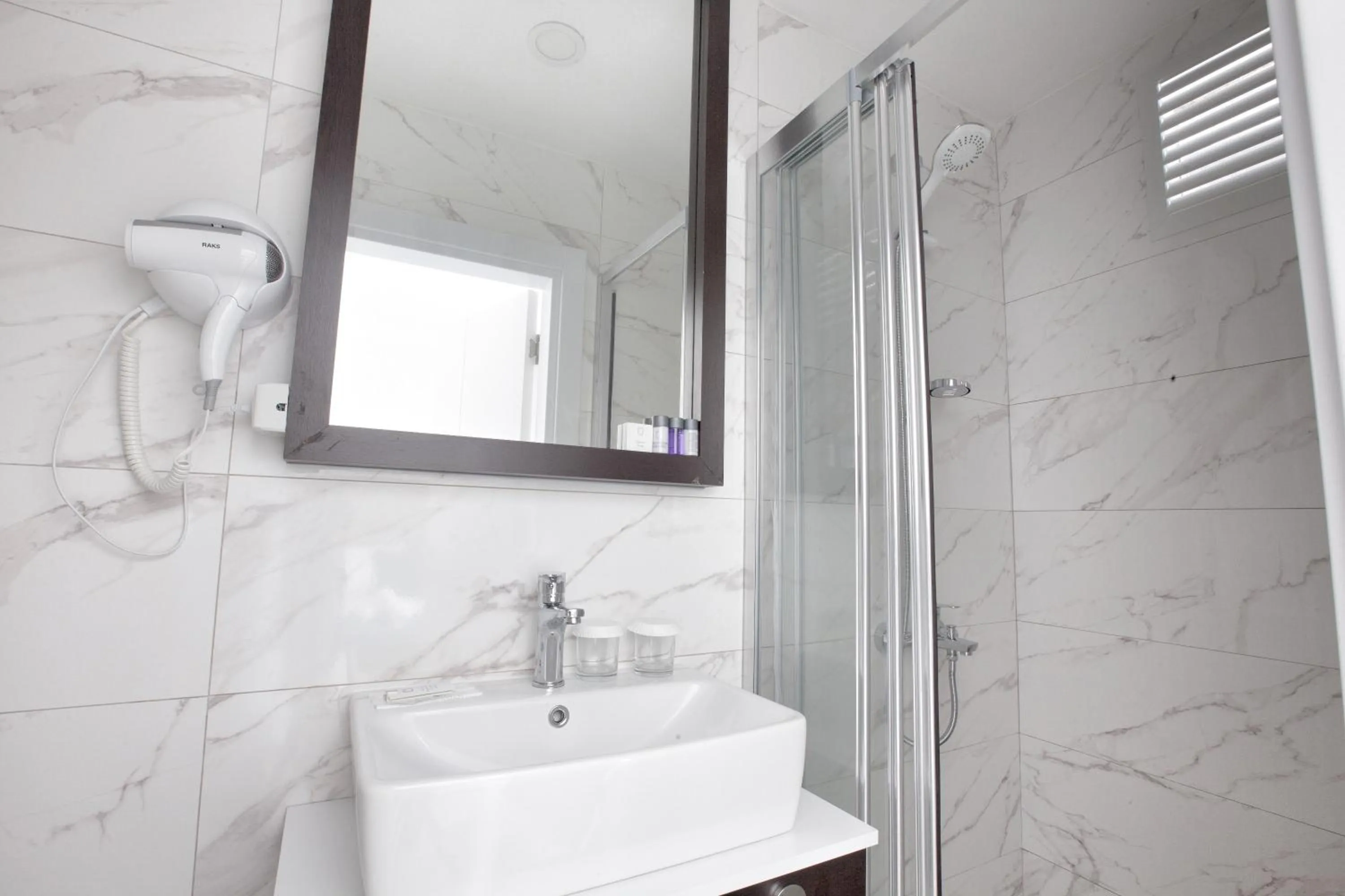 Bathroom in Siete Hotel