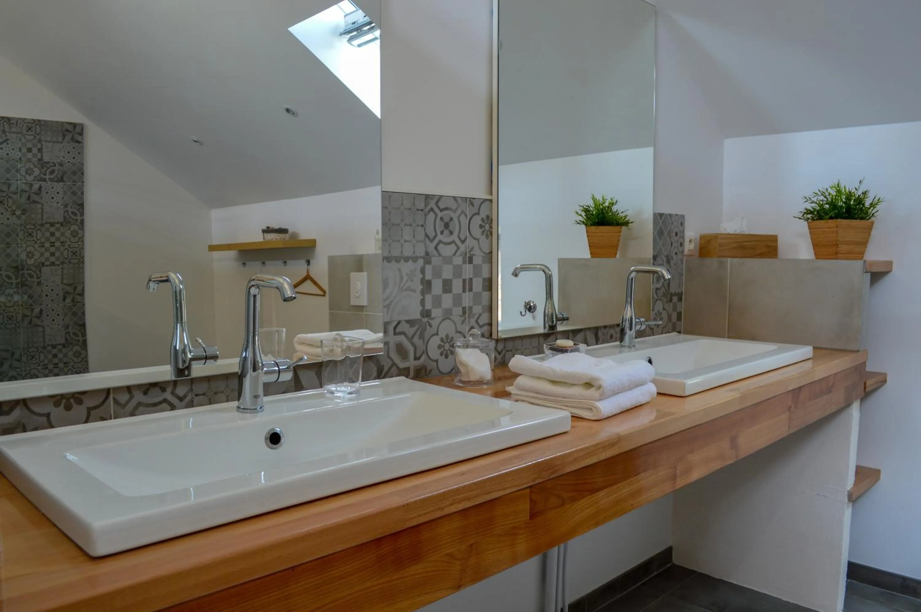 Bathroom in La Maison de Fleurat