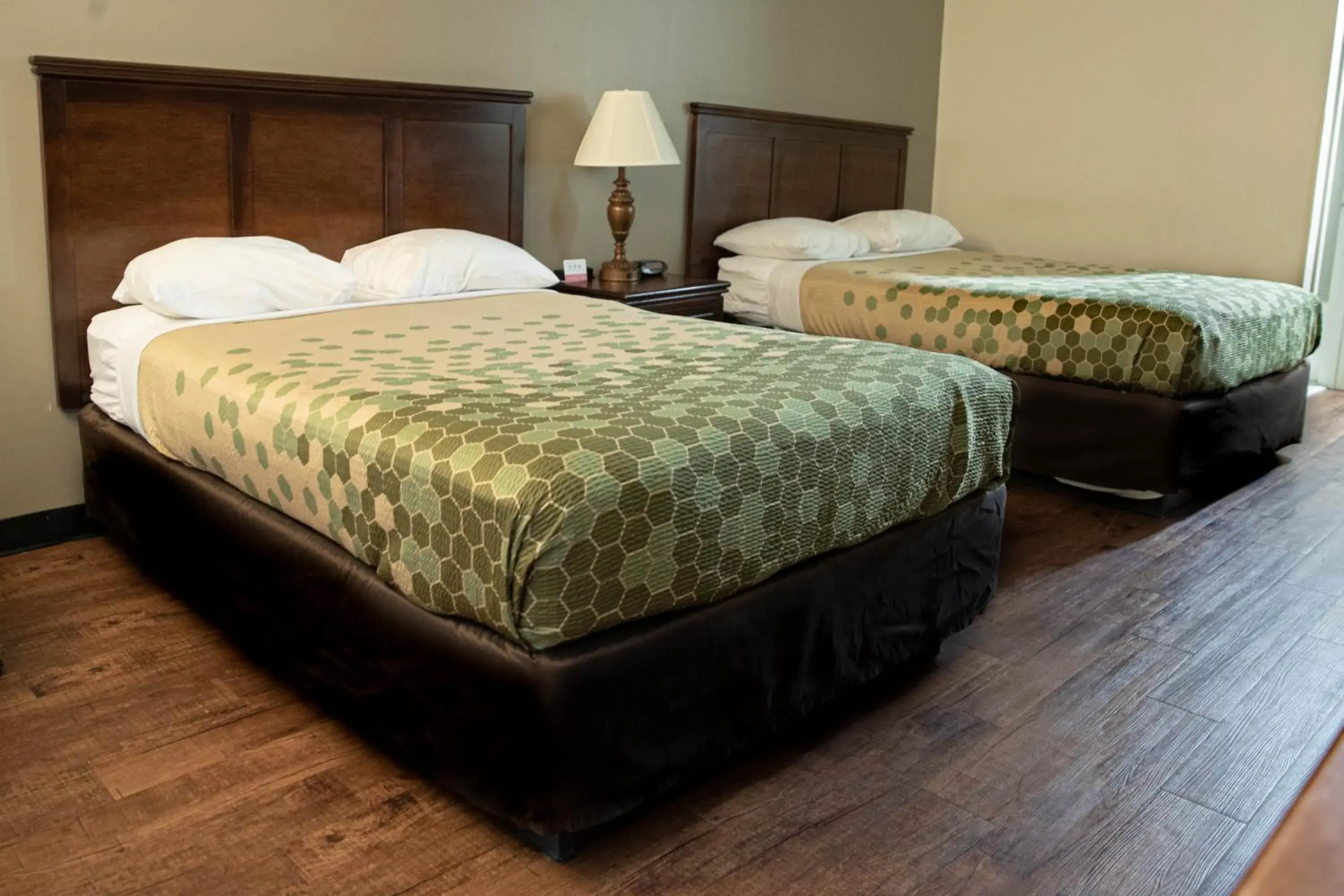 Double Room with Two Double Beds - Non-Smoking in Econo Lodge Hopewell Near Fort Lee I-295 Double Room with Two Double Beds - Non-Smoking in Econo Lodge Hopewell Near Fort Lee I-295