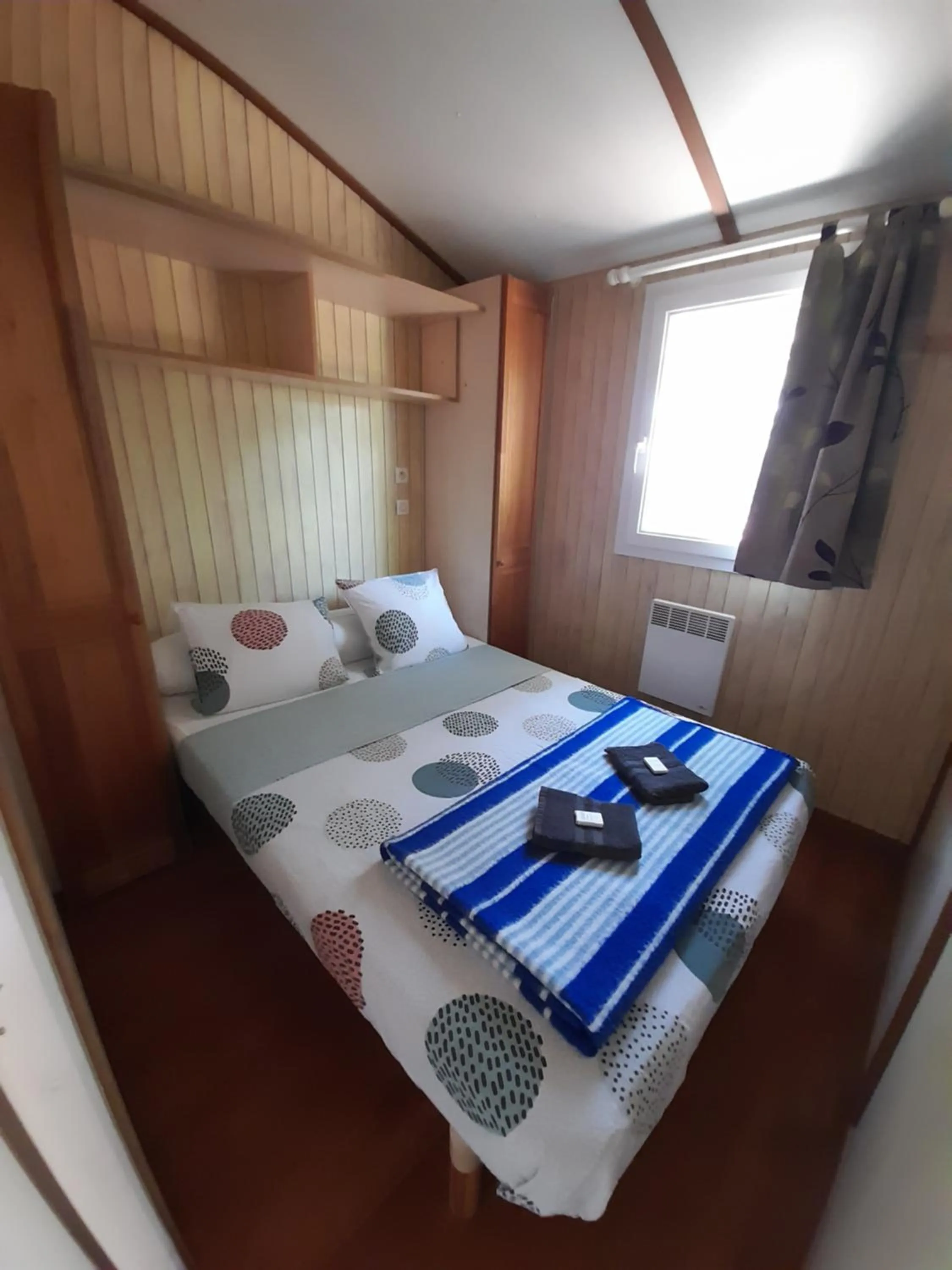 Photo of the whole room in PARADISE CHALLETS AND CAMPING