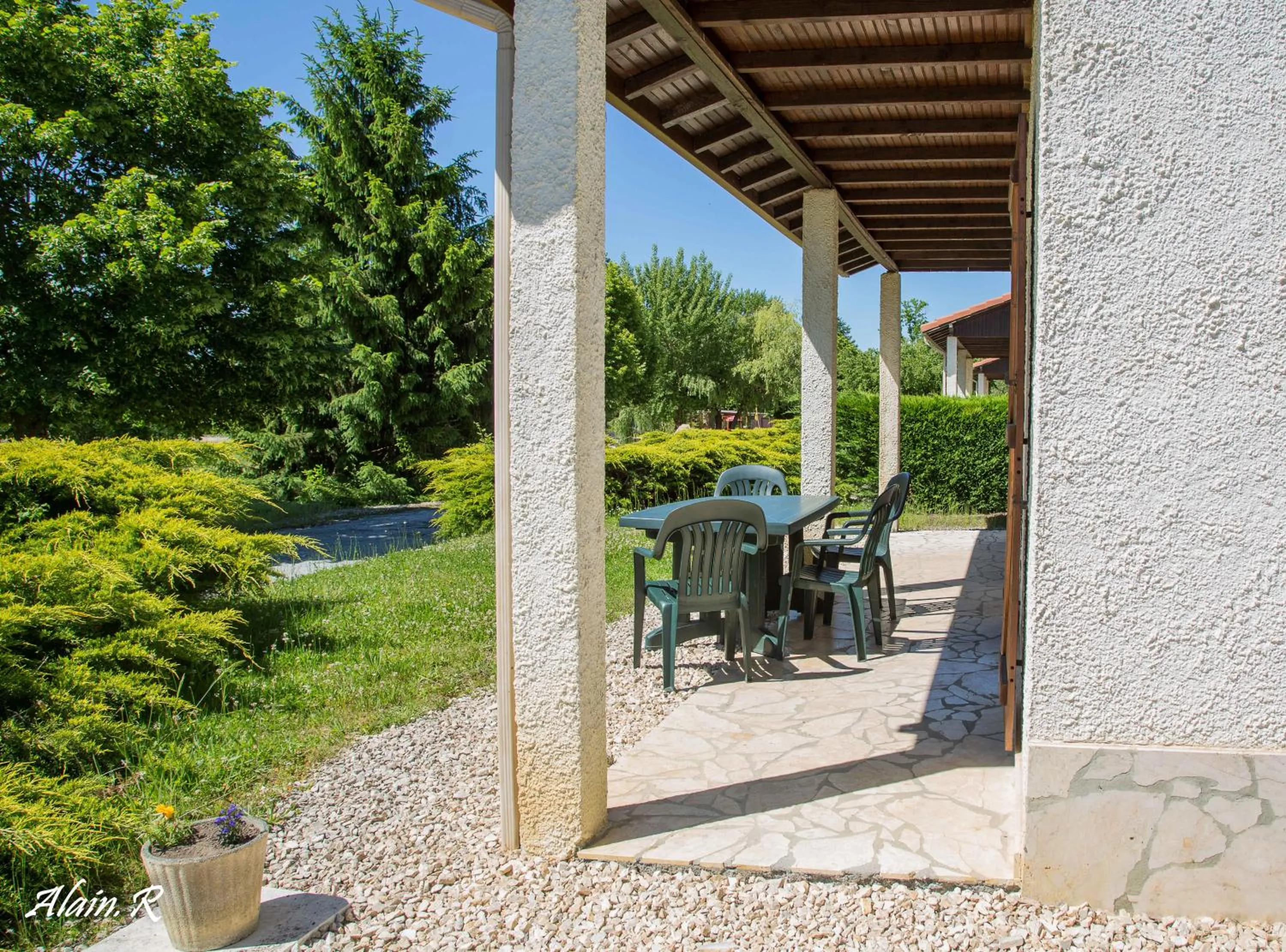 Patio in PARADISE CHALLETS AND CAMPING