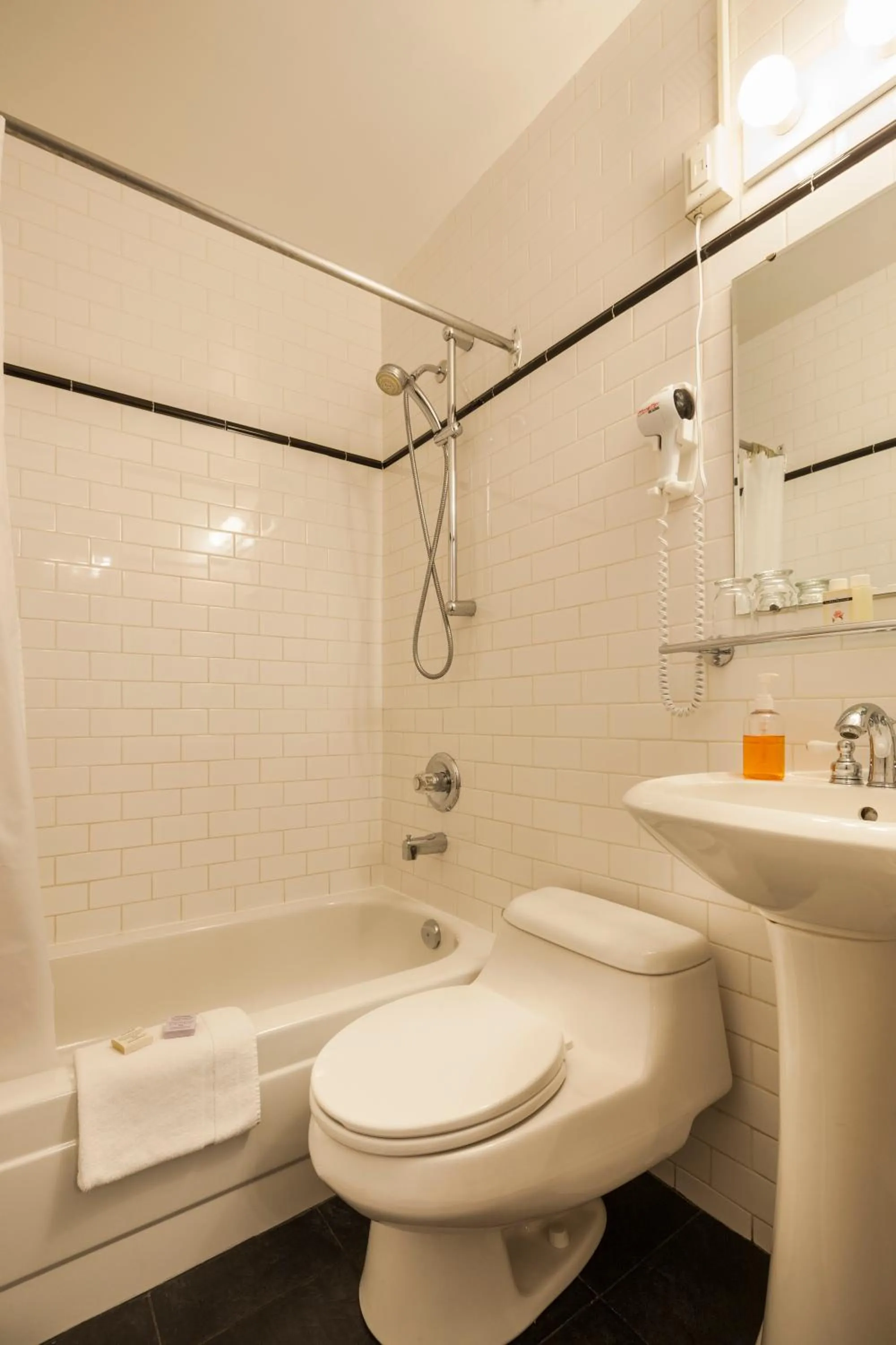 Bathroom in Hotel Chateau de l'Argoat