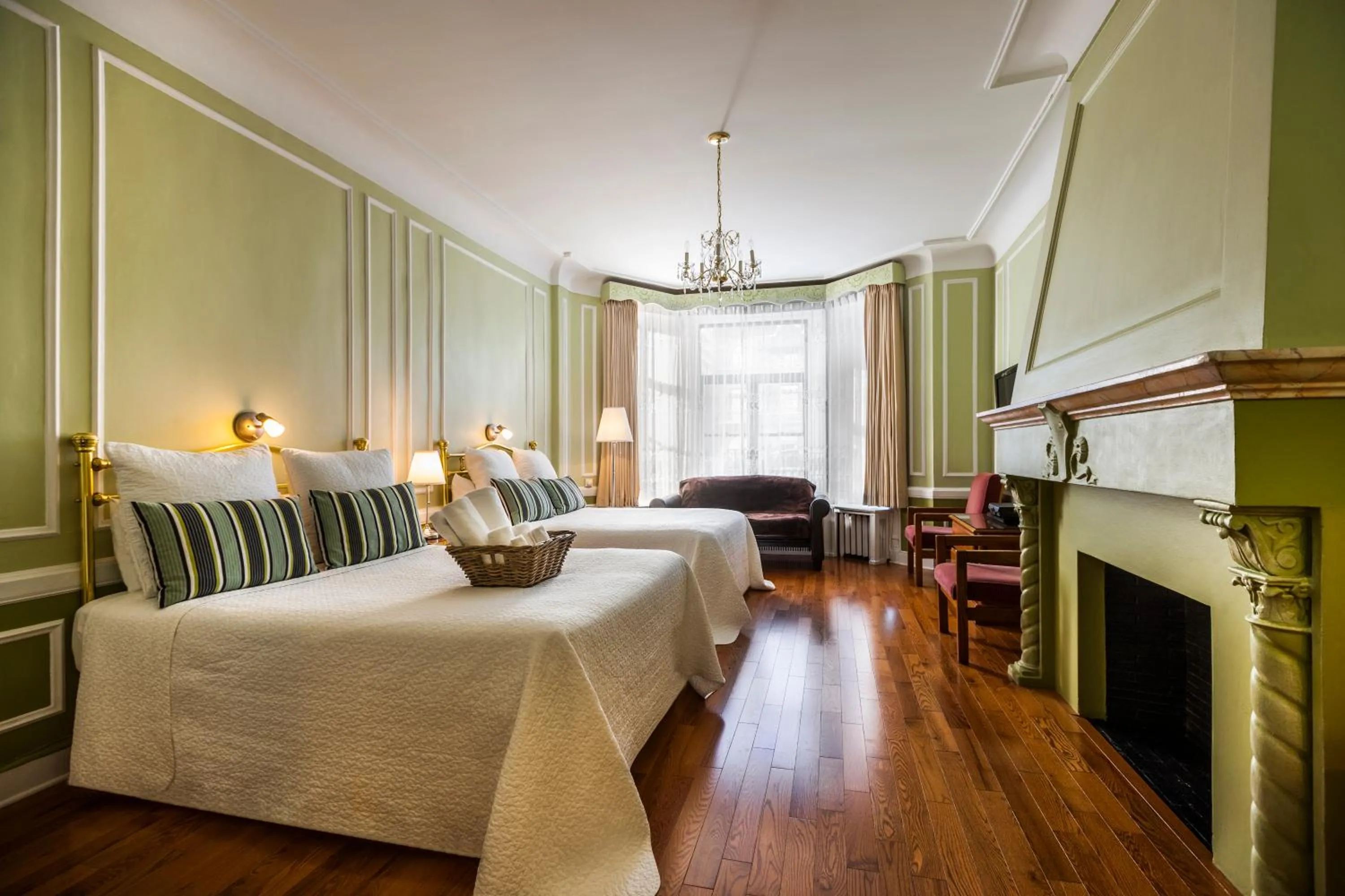 Day, Bed in Hotel Chateau de l'Argoat