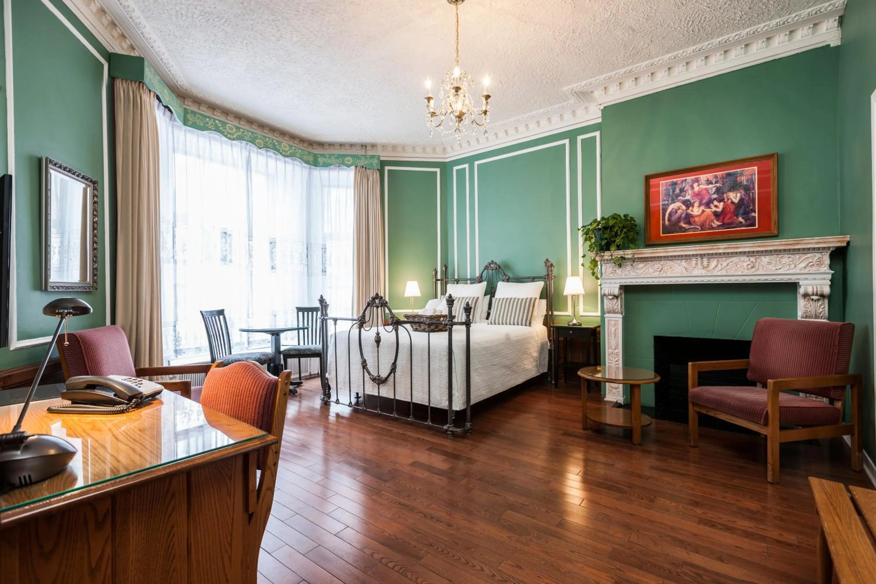 Day, Bed in Hotel Chateau de l'Argoat