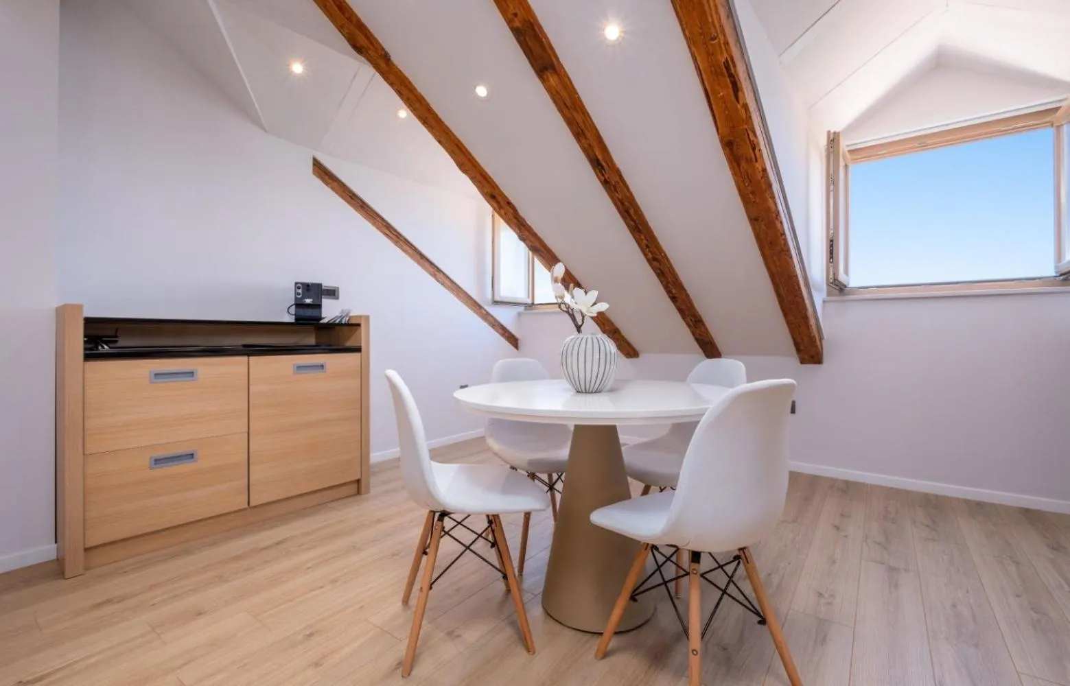 Kitchen or kitchenette in Casa Antika Suites