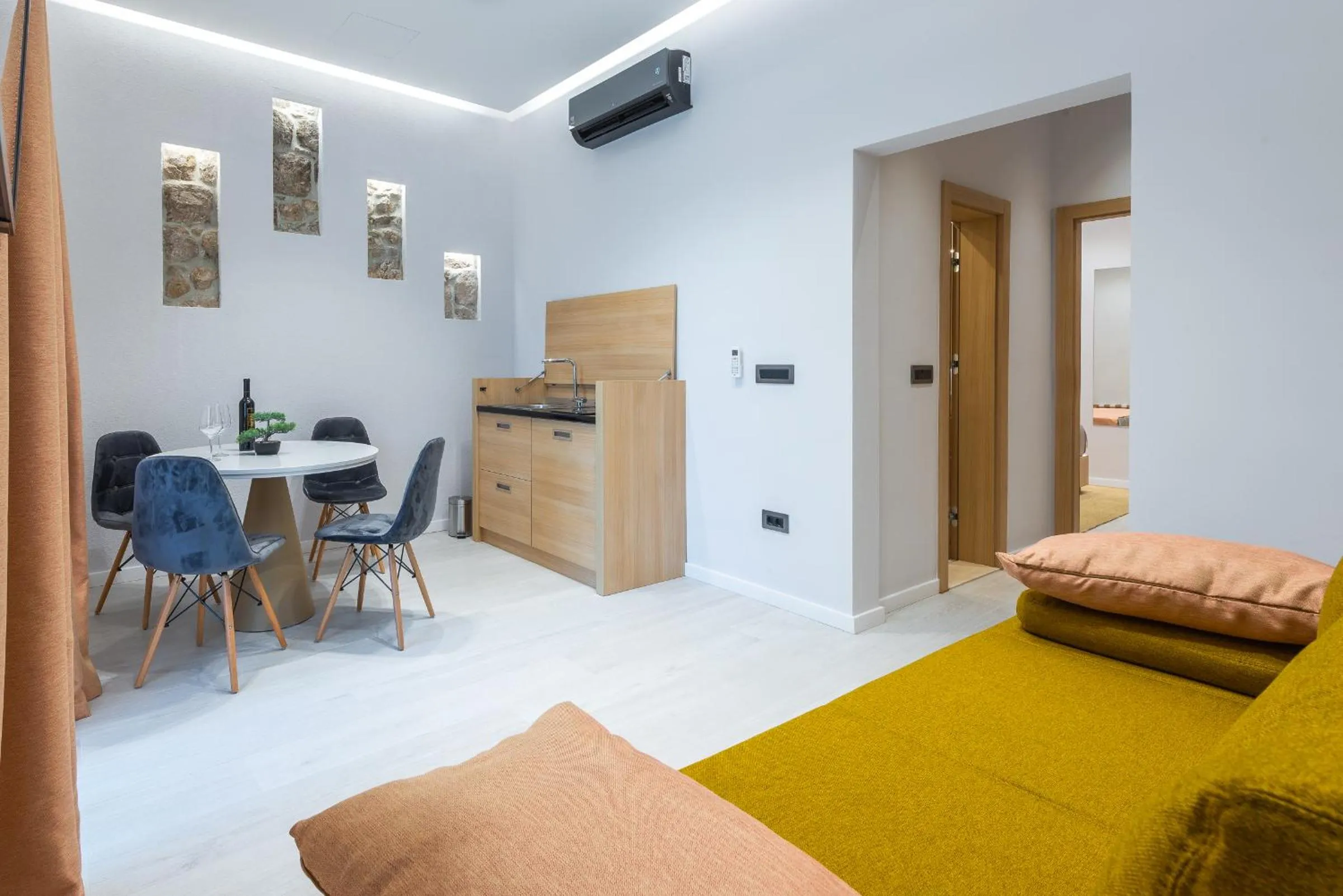 Kitchen or kitchenette in Casa Antika Suites