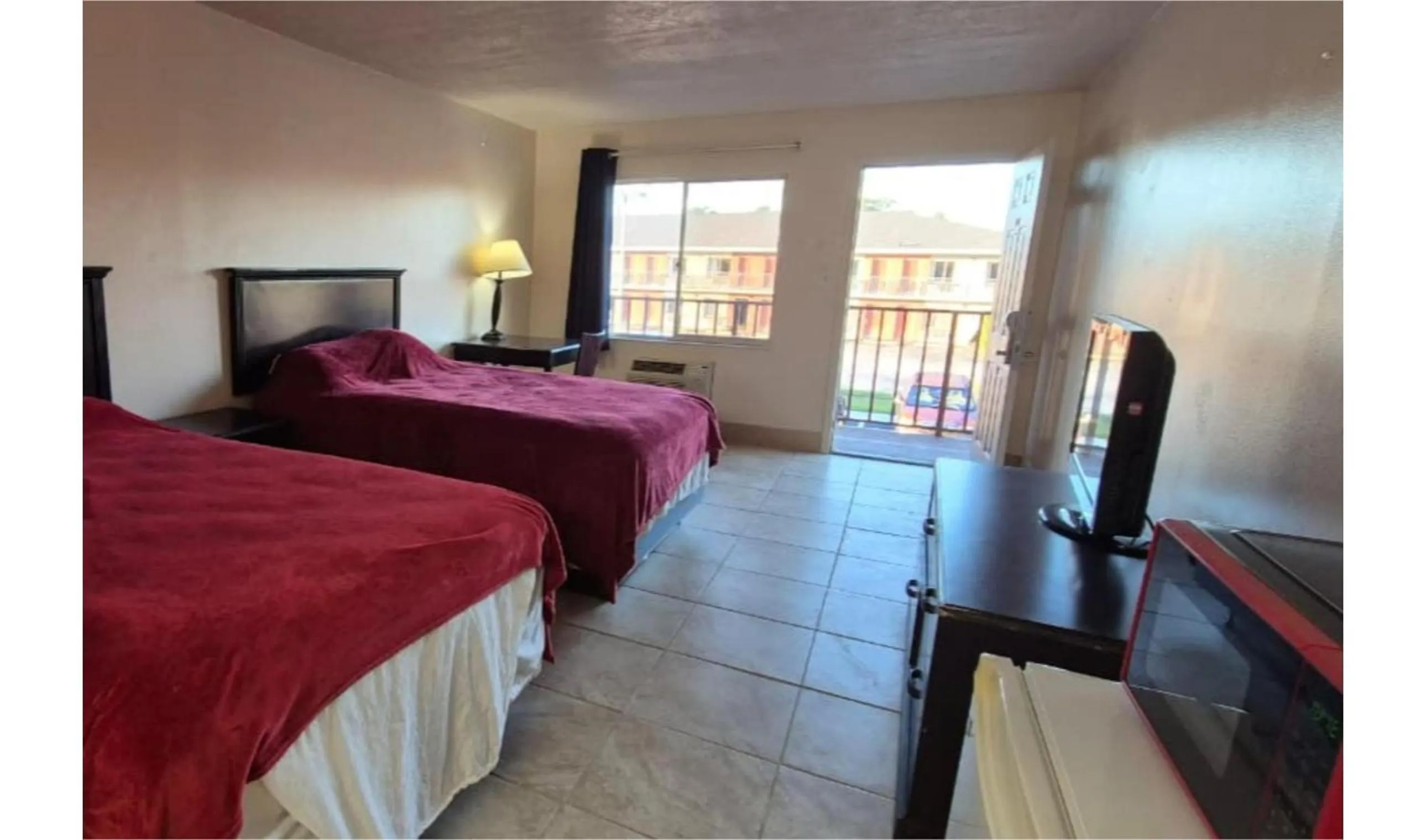 Bedroom, Bed in Central Motel Kissimmee Near Disney World