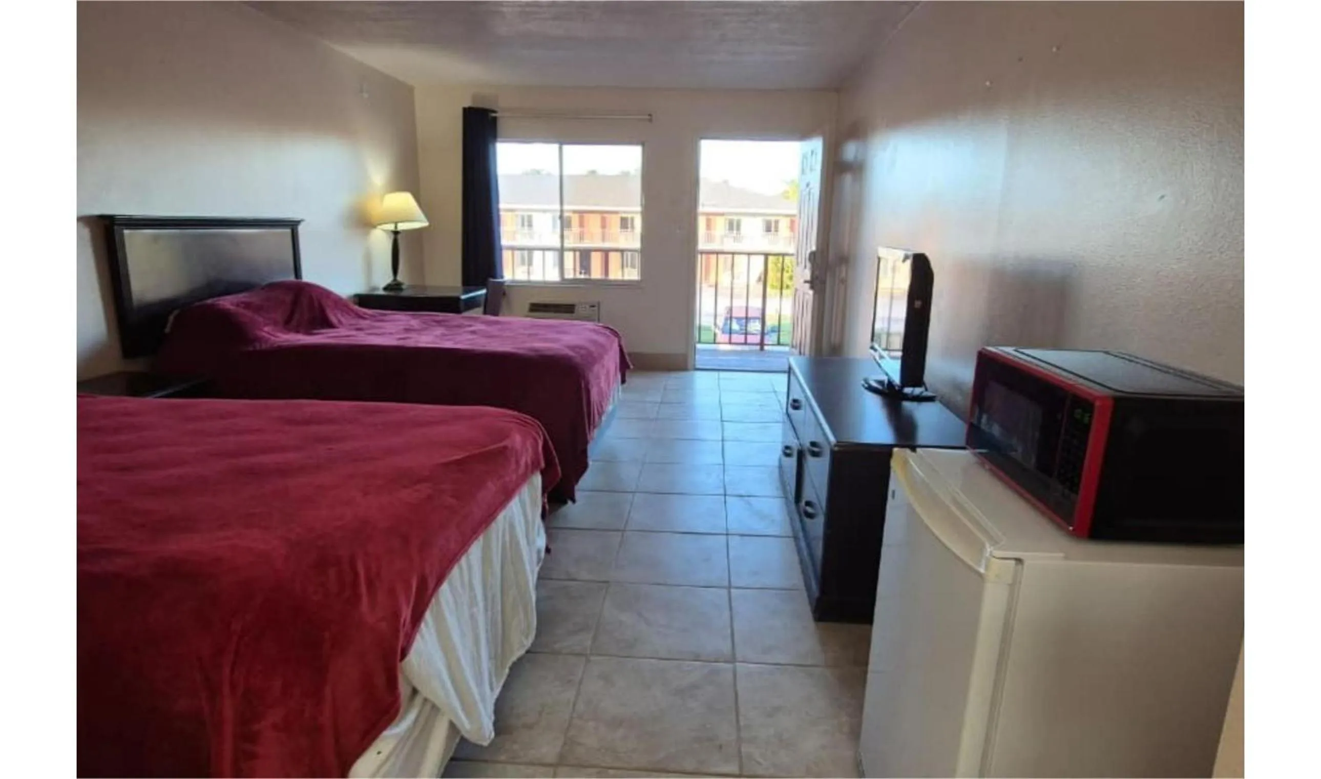 Bedroom, Bed in Central Motel Kissimmee Near Disney World