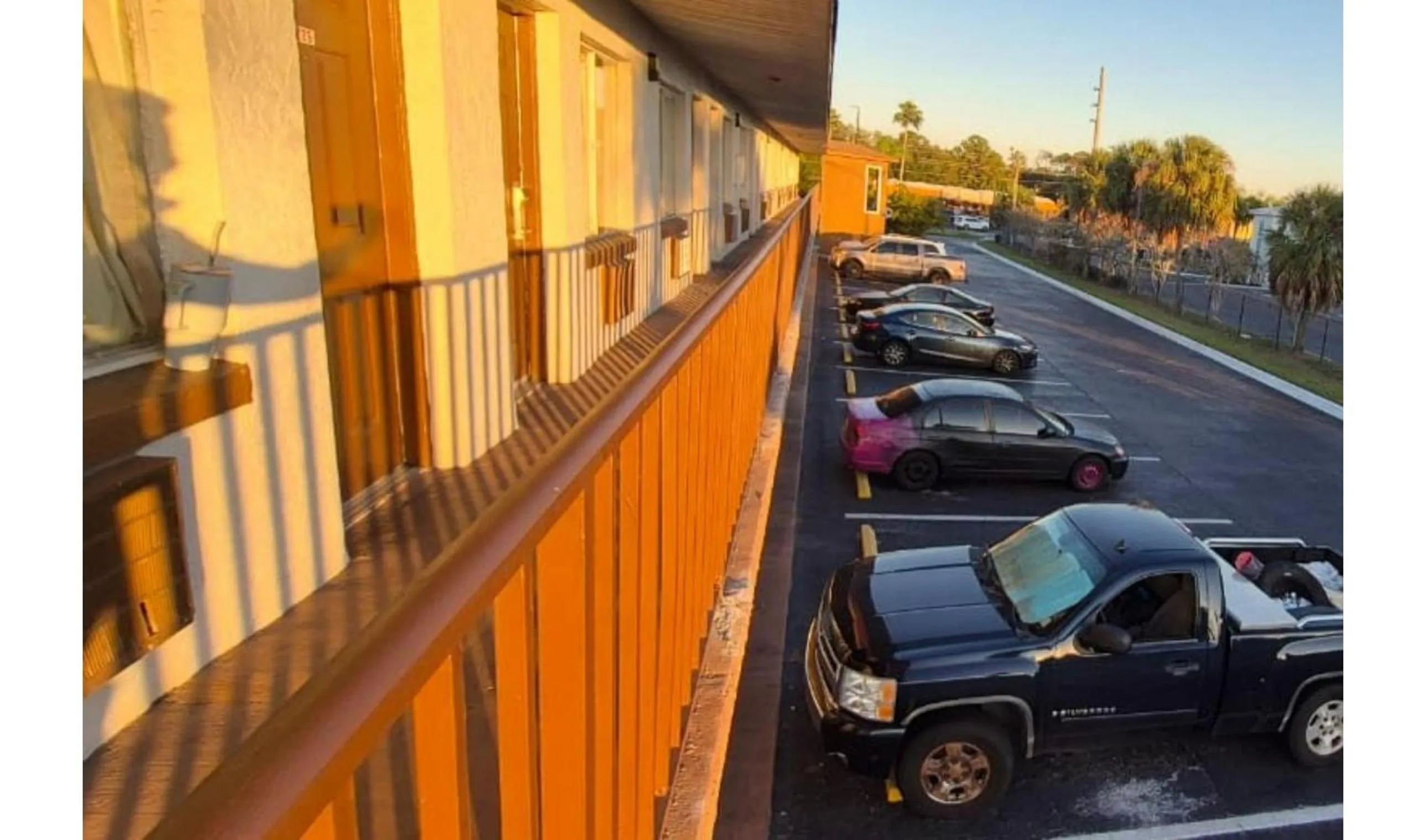 Parking in Central Motel Kissimmee Near Disney World