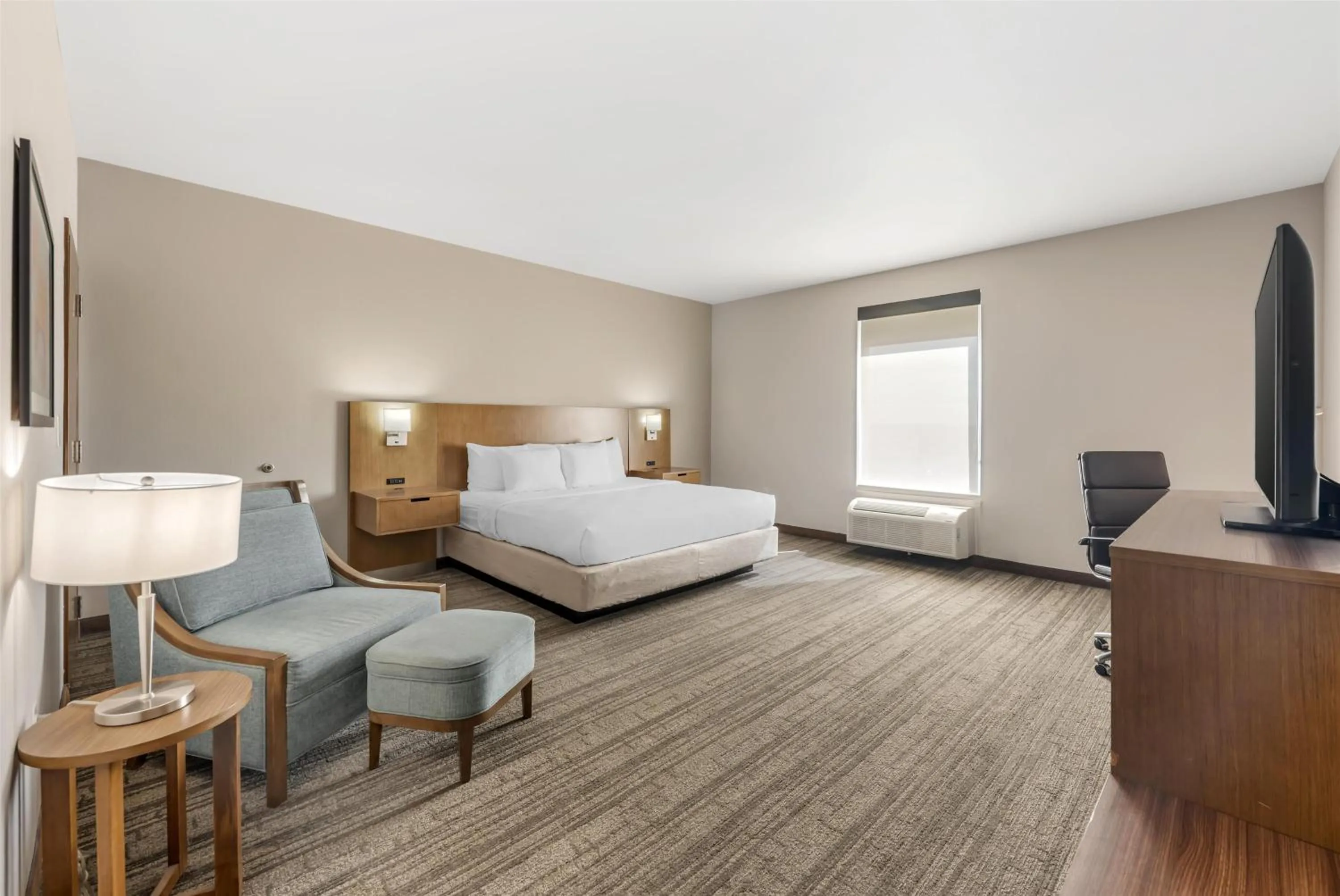 Bedroom, Bed in Best Western Green Oak Inn & Suites