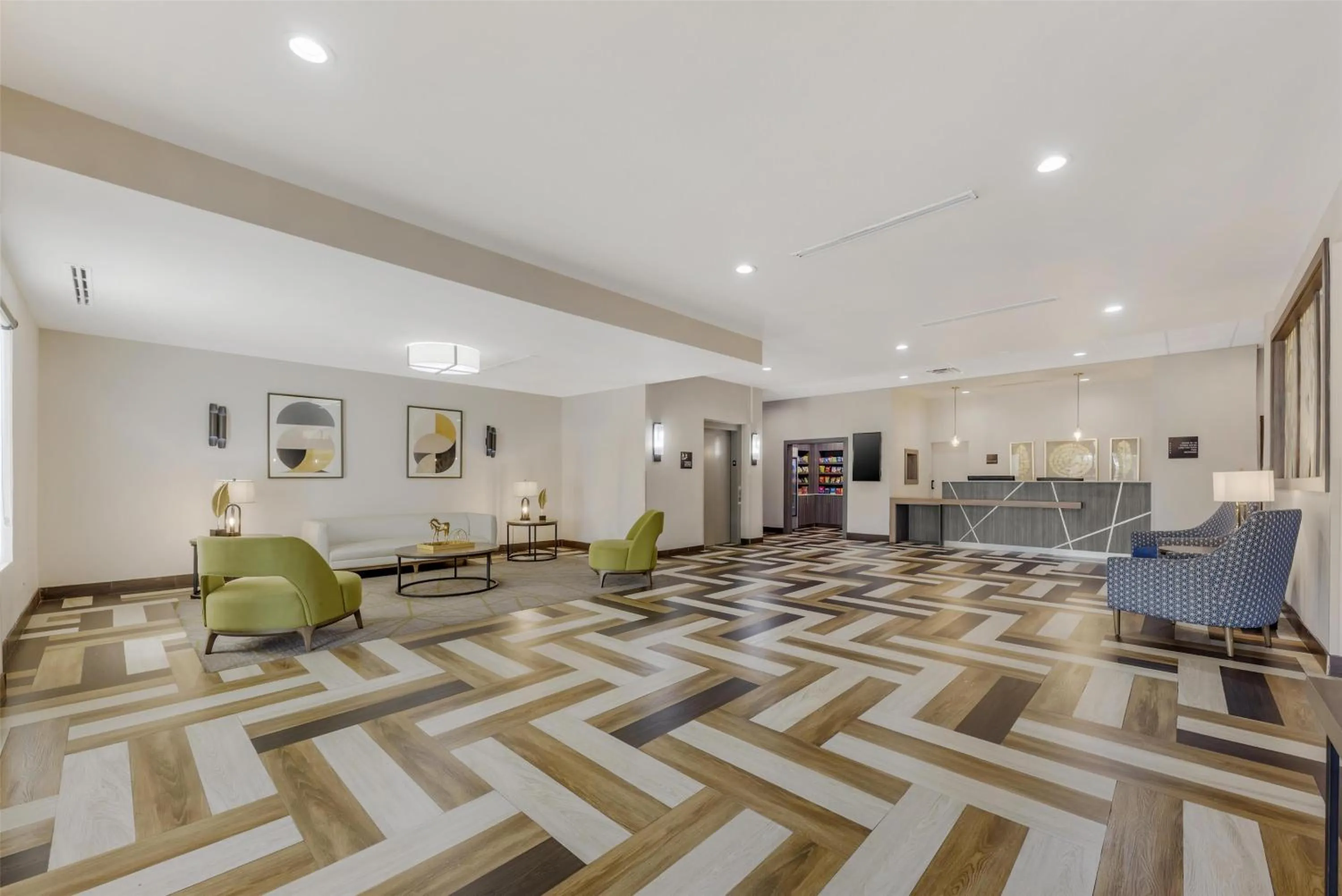 Lobby or reception in Best Western Green Oak Inn & Suites