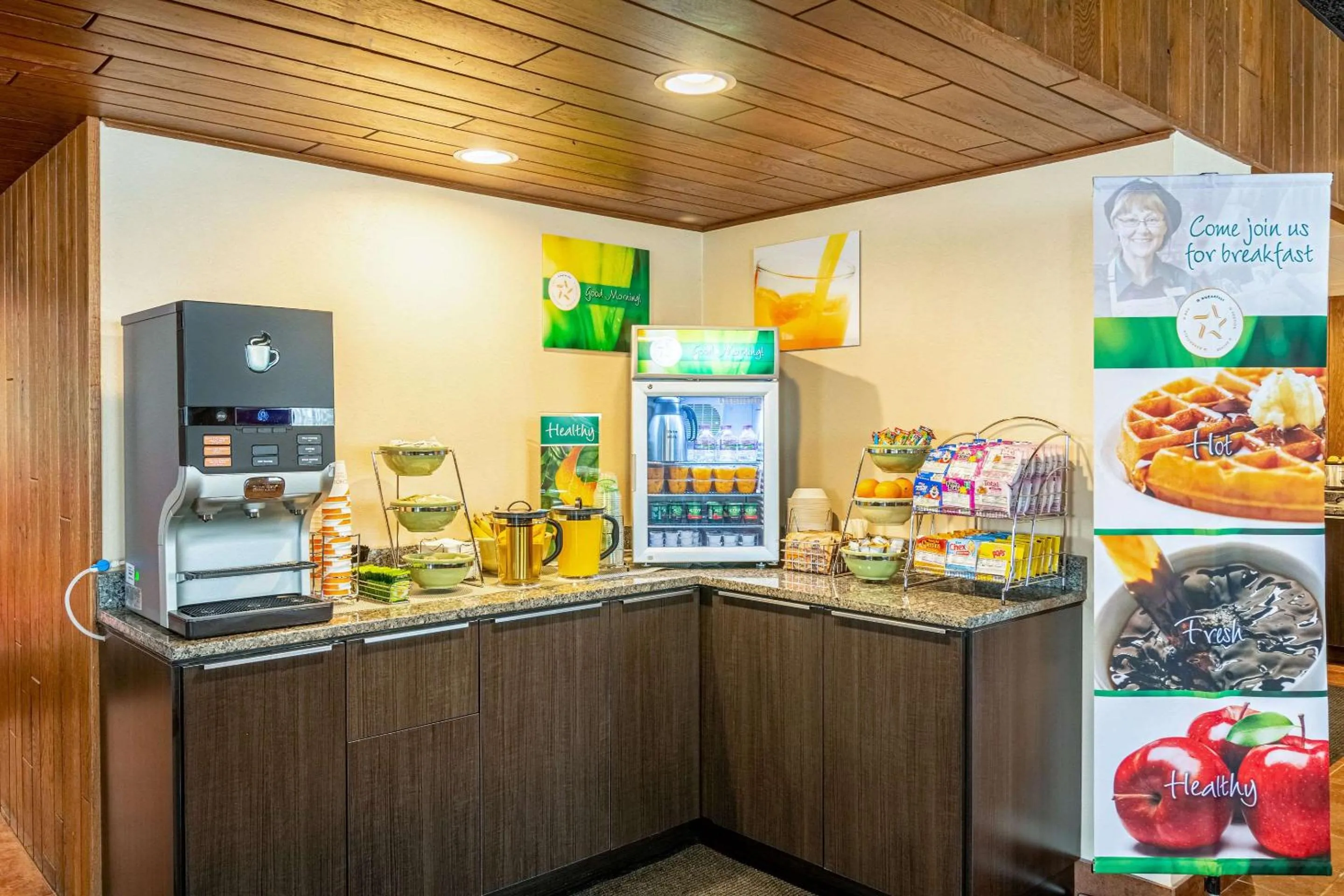 Restaurant/places to eat in Quality Inn & Suites