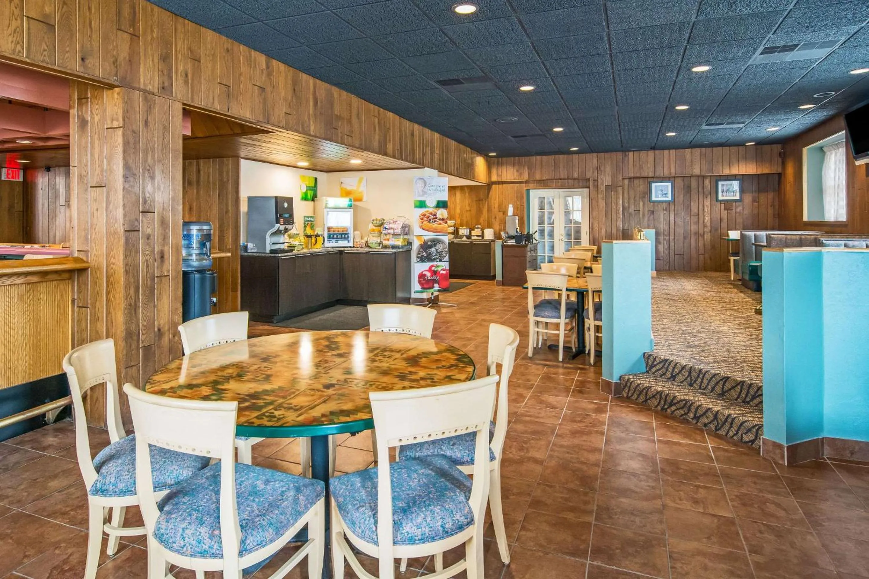Restaurant/places to eat in Quality Inn & Suites