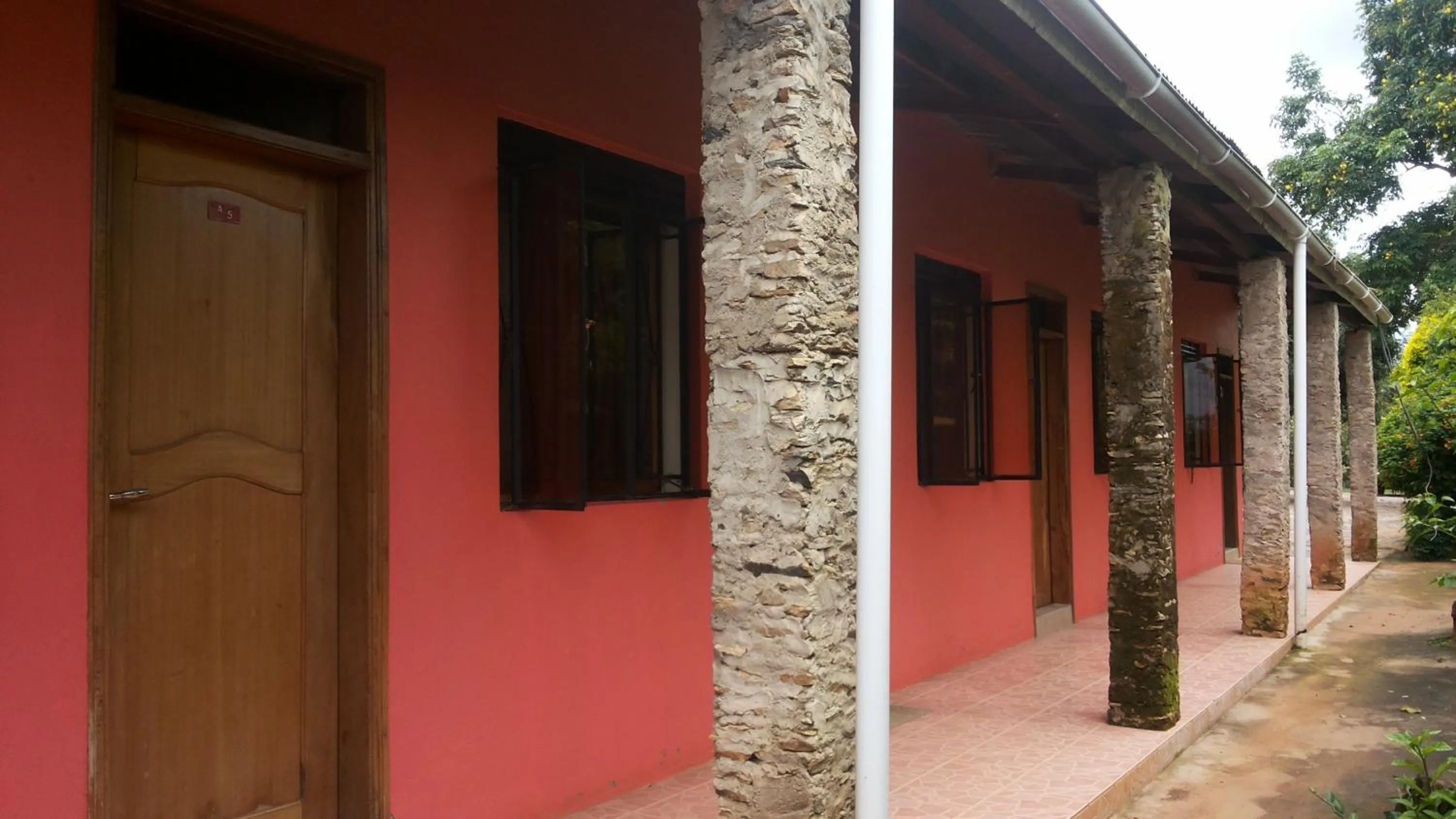 Facade/entrance in White Castle Hotel Arua