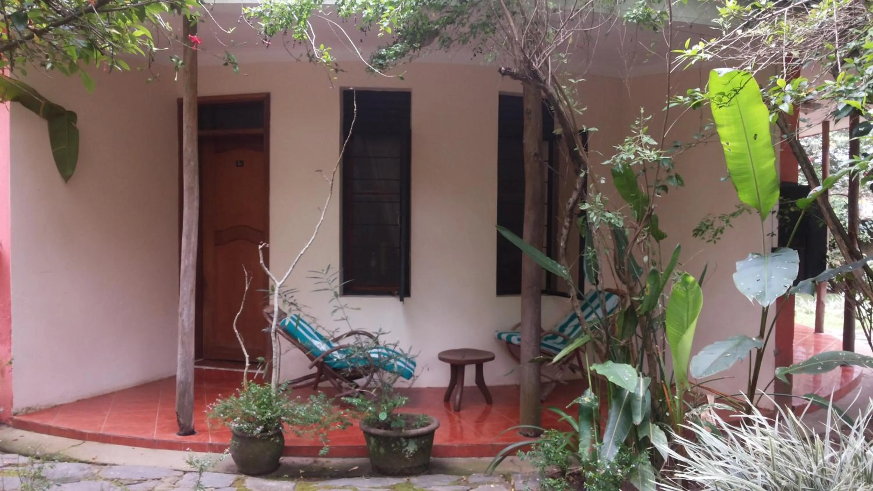 Facade/entrance in White Castle Hotel Arua