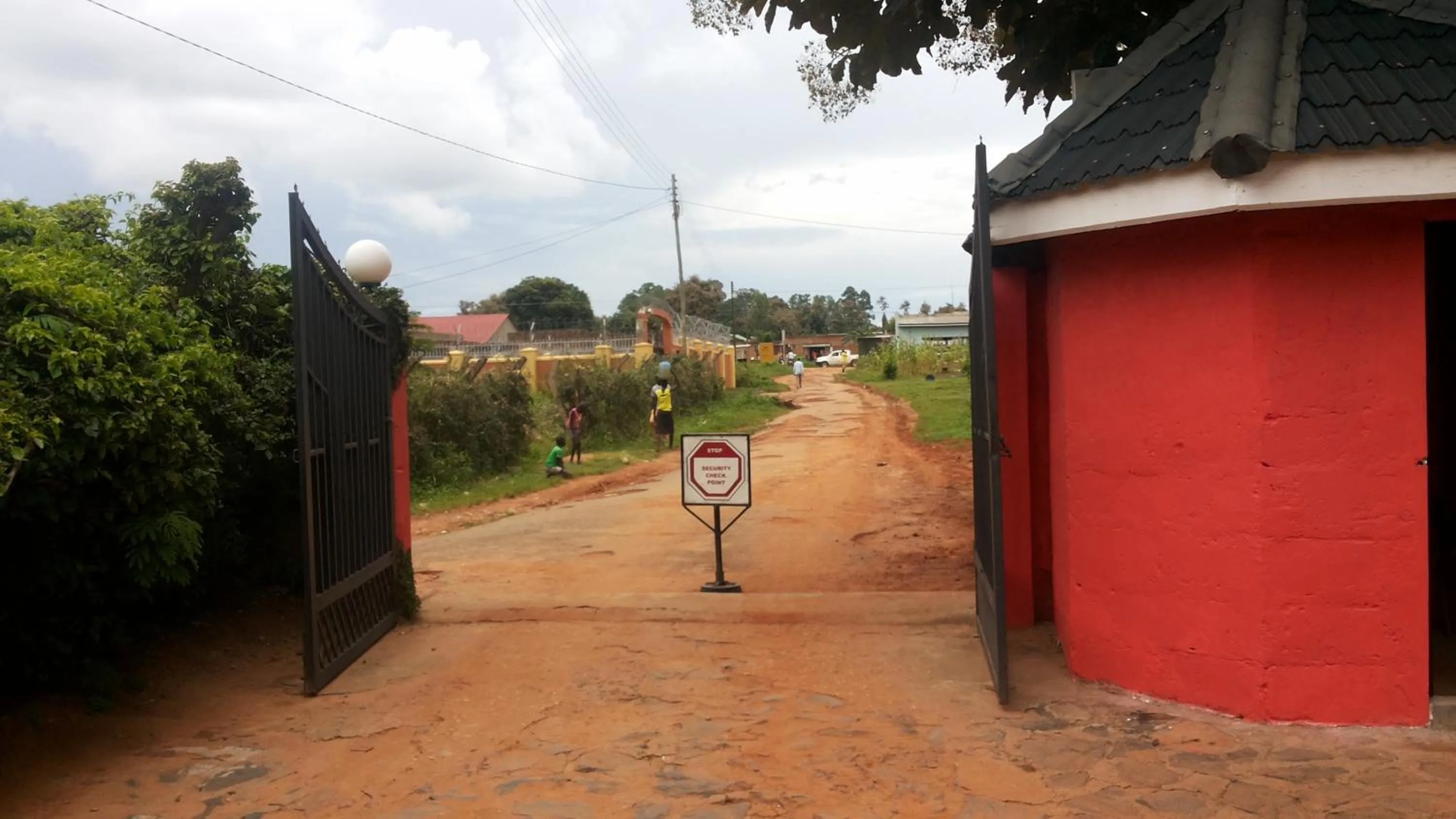 Facade/entrance in White Castle Hotel Arua