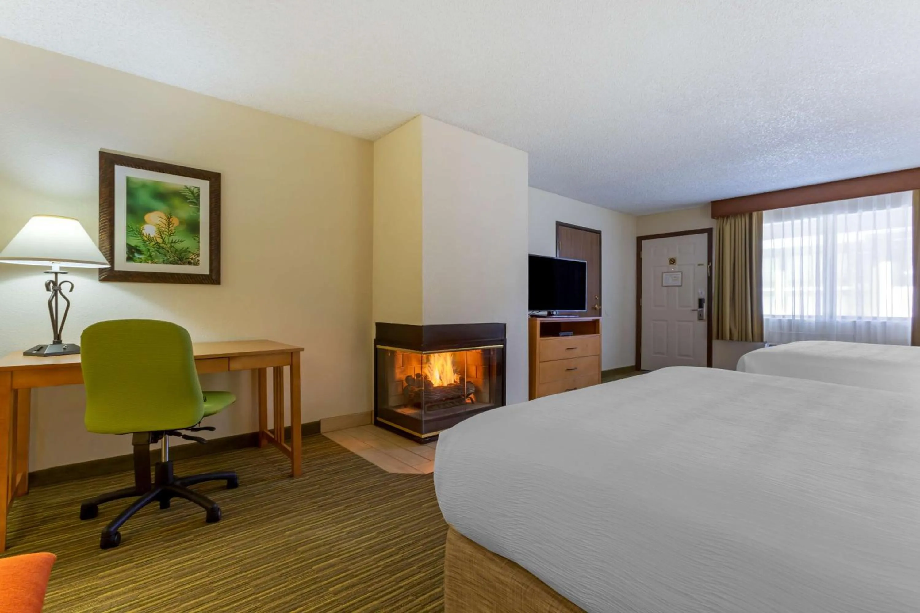 Bedroom, Bed in Best Western Paint Pony Lodge