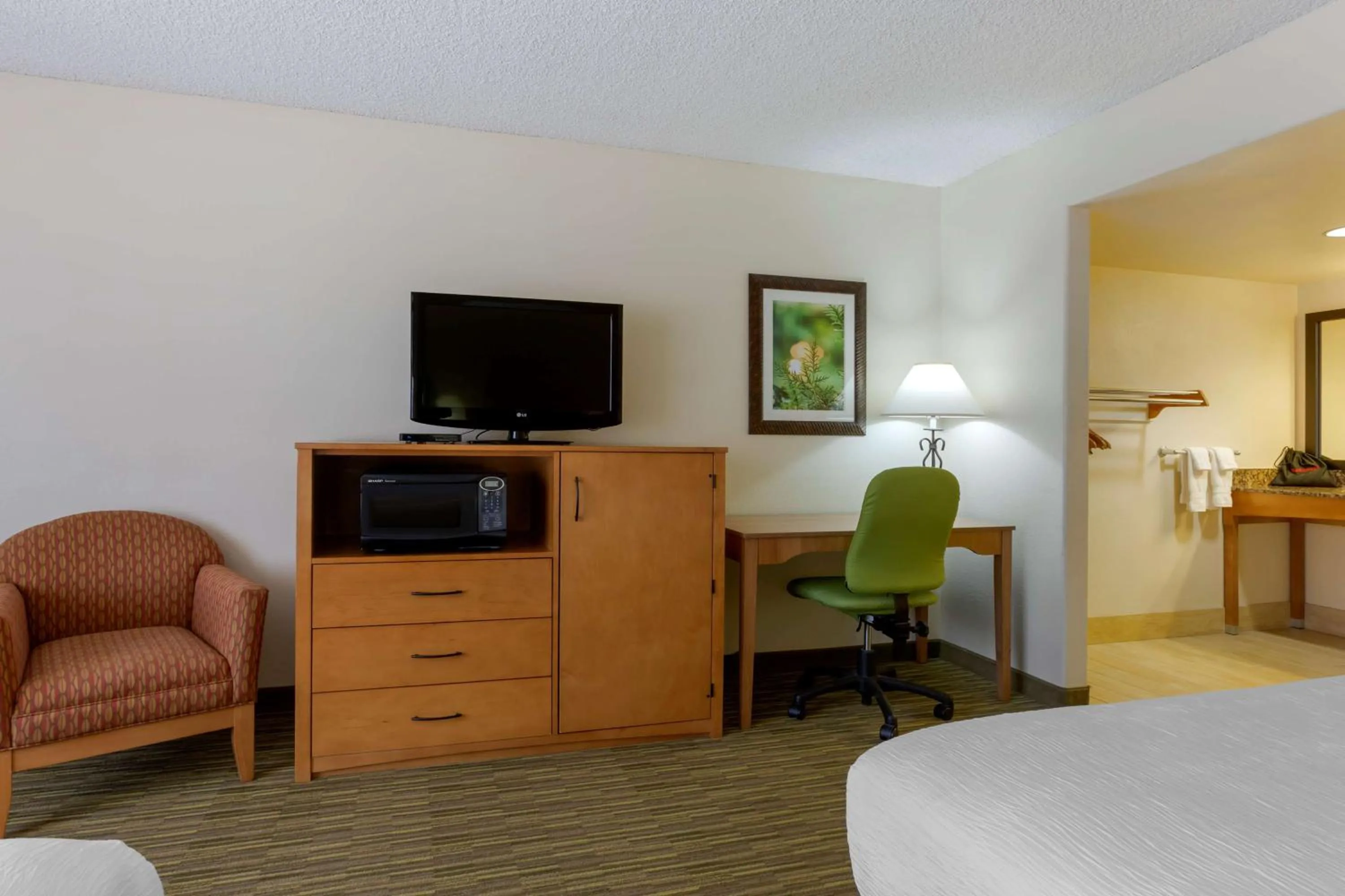 Bedroom, Bed in Best Western Paint Pony Lodge