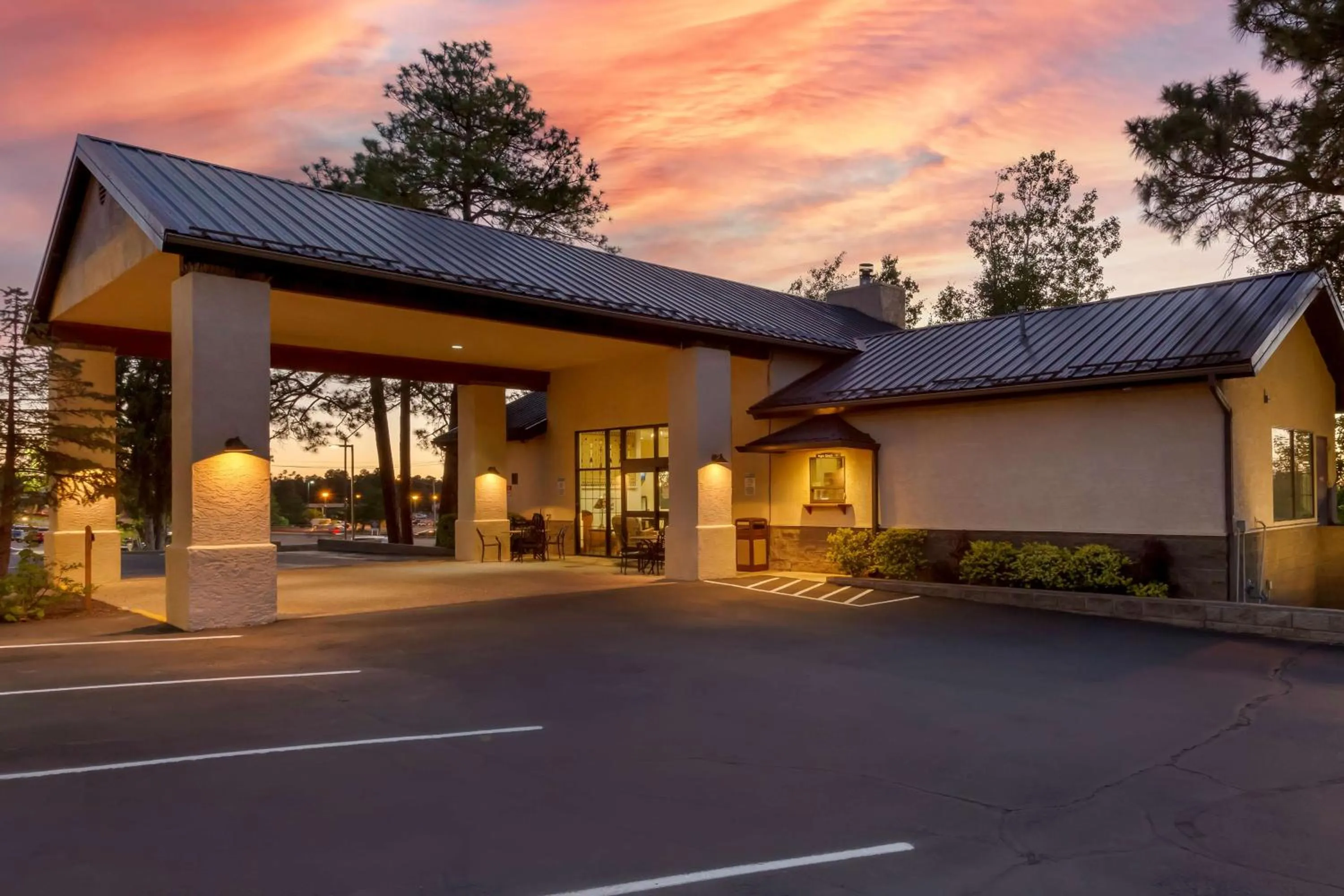 Property building in Best Western Paint Pony Lodge