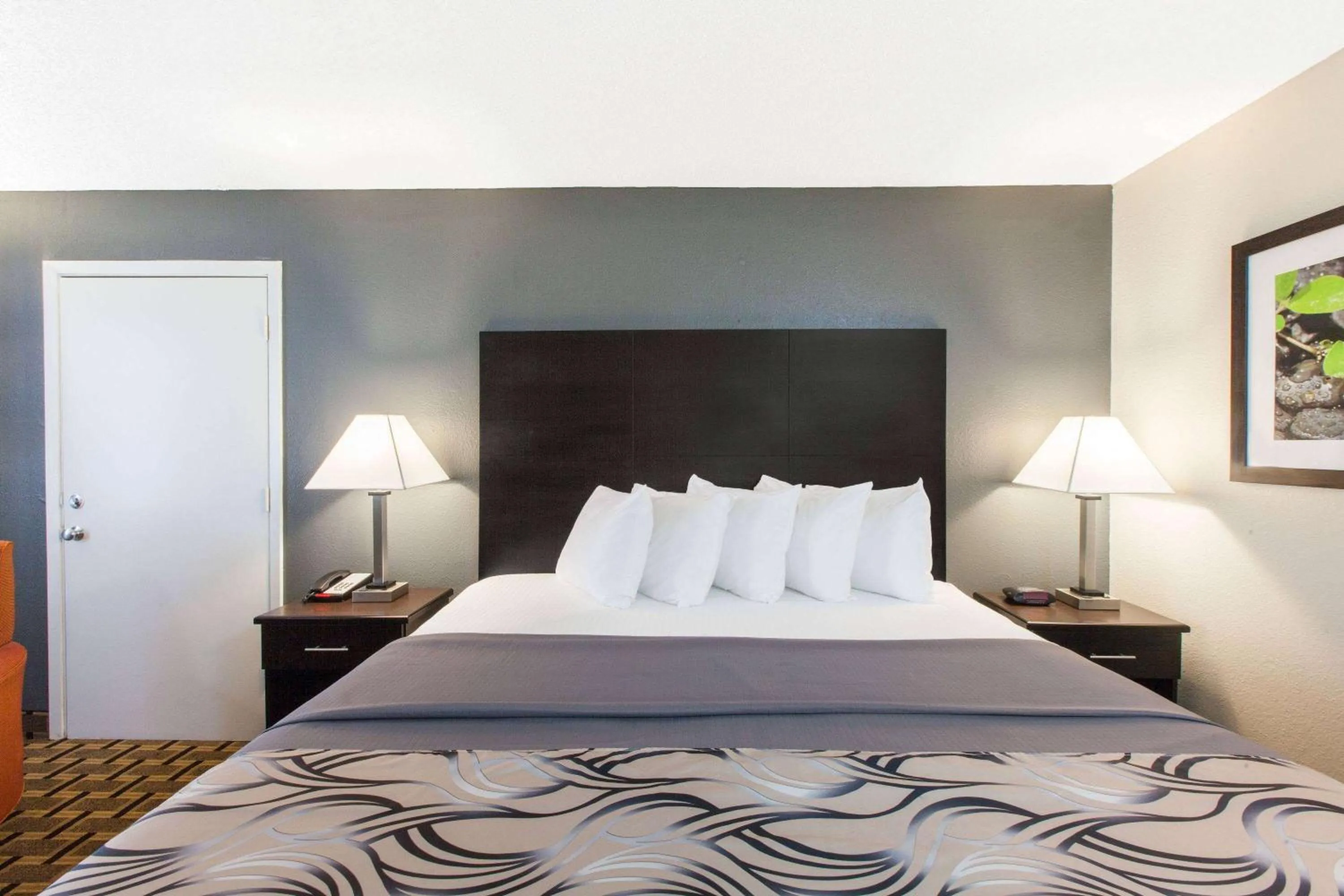 Photo of the whole room in Days Inn by Wyndham Ennis