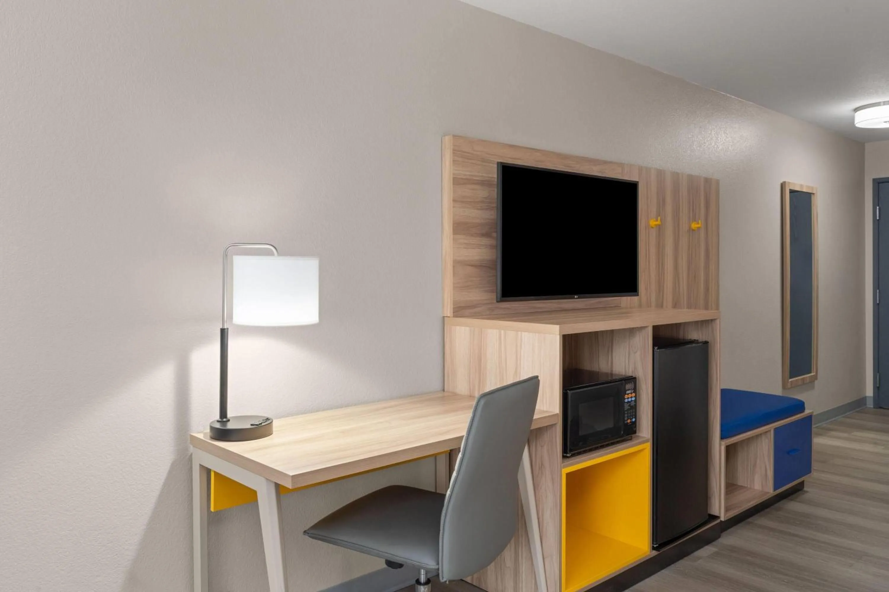 Photo of the whole room in Days Inn by Wyndham Coffeyville, Kansas