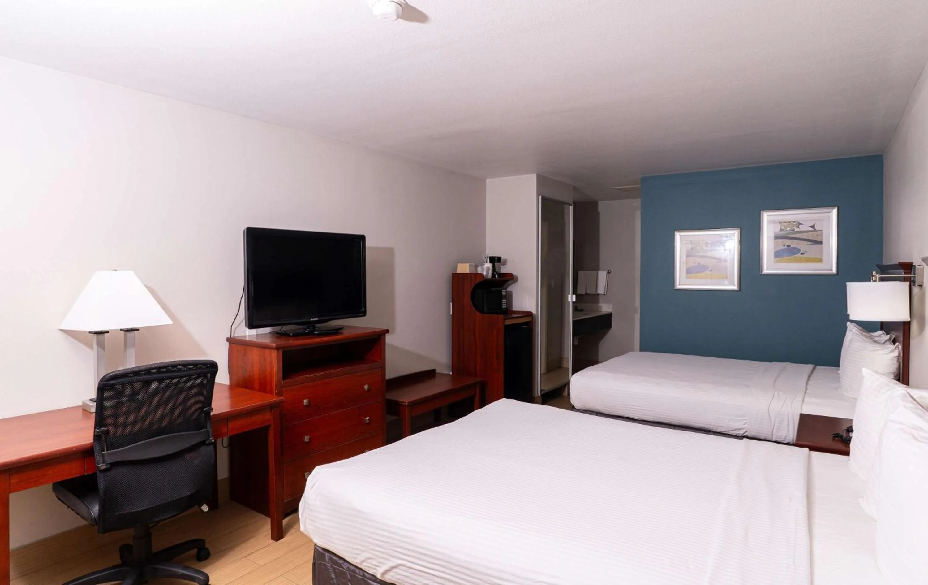 Bedroom, Bed in Best Western Paradise Inn