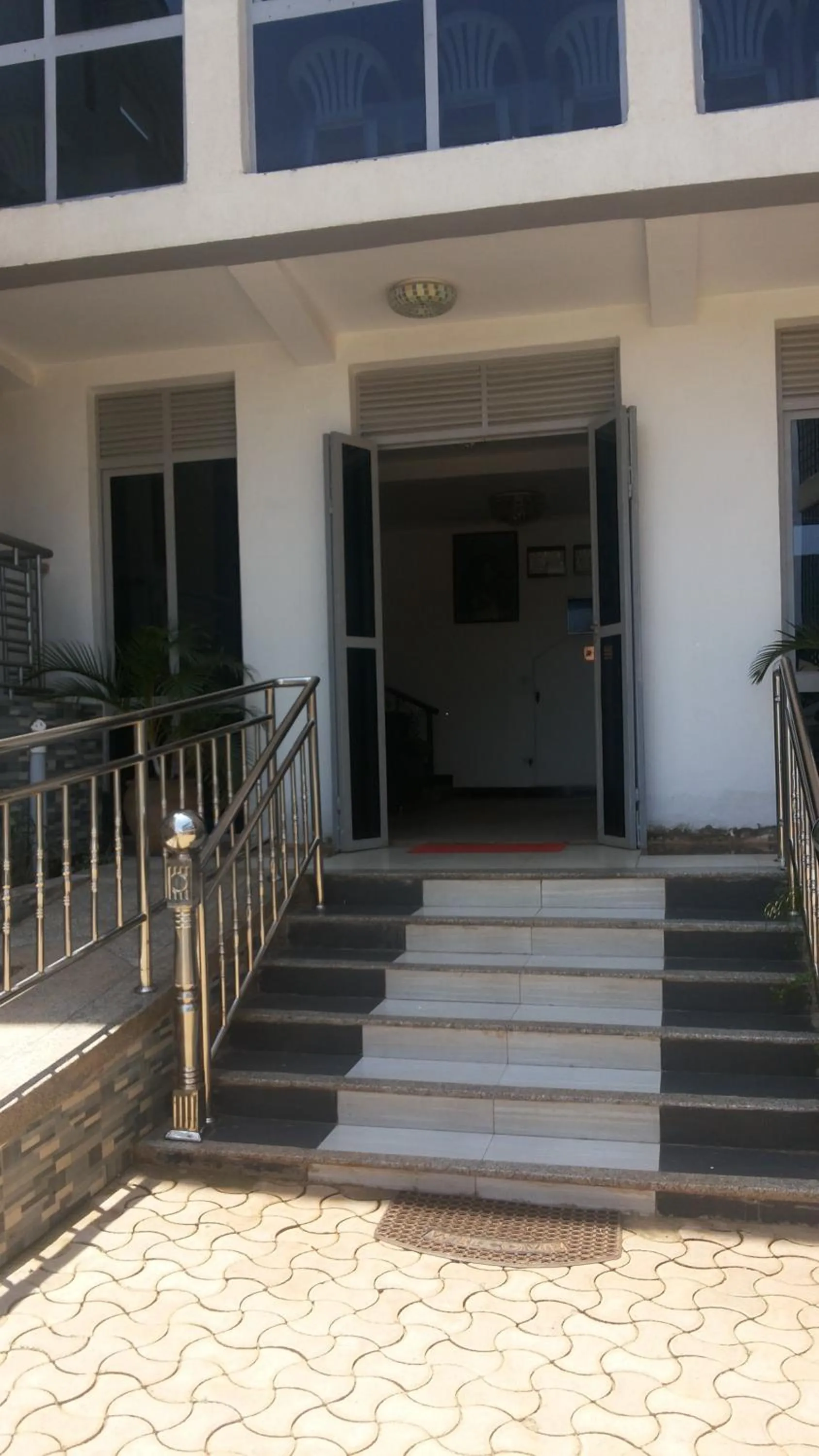 Facade/entrance in Victoria Panorama Hotel