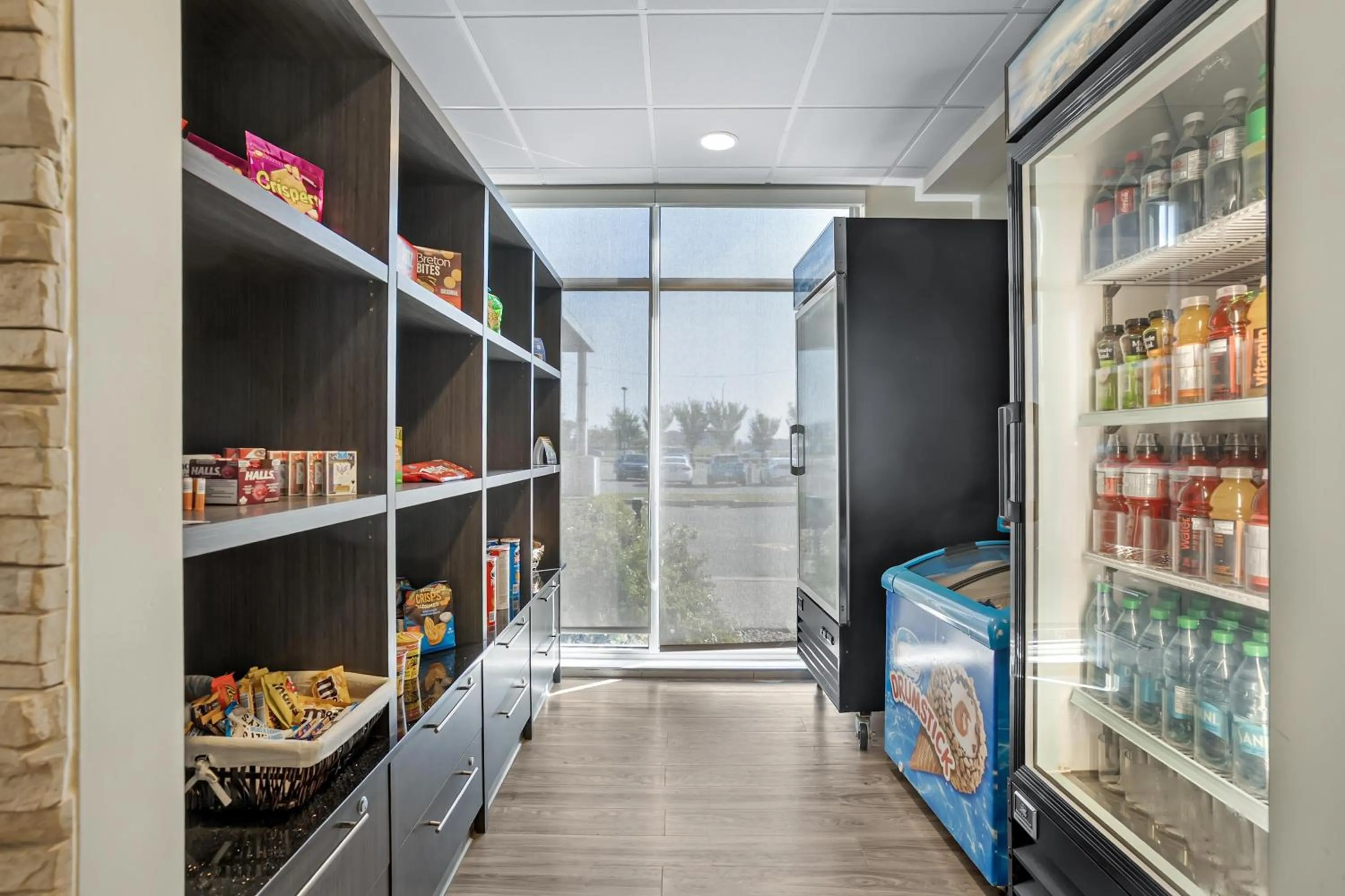 Property building in Best Western Plus Airport Inn & Suites