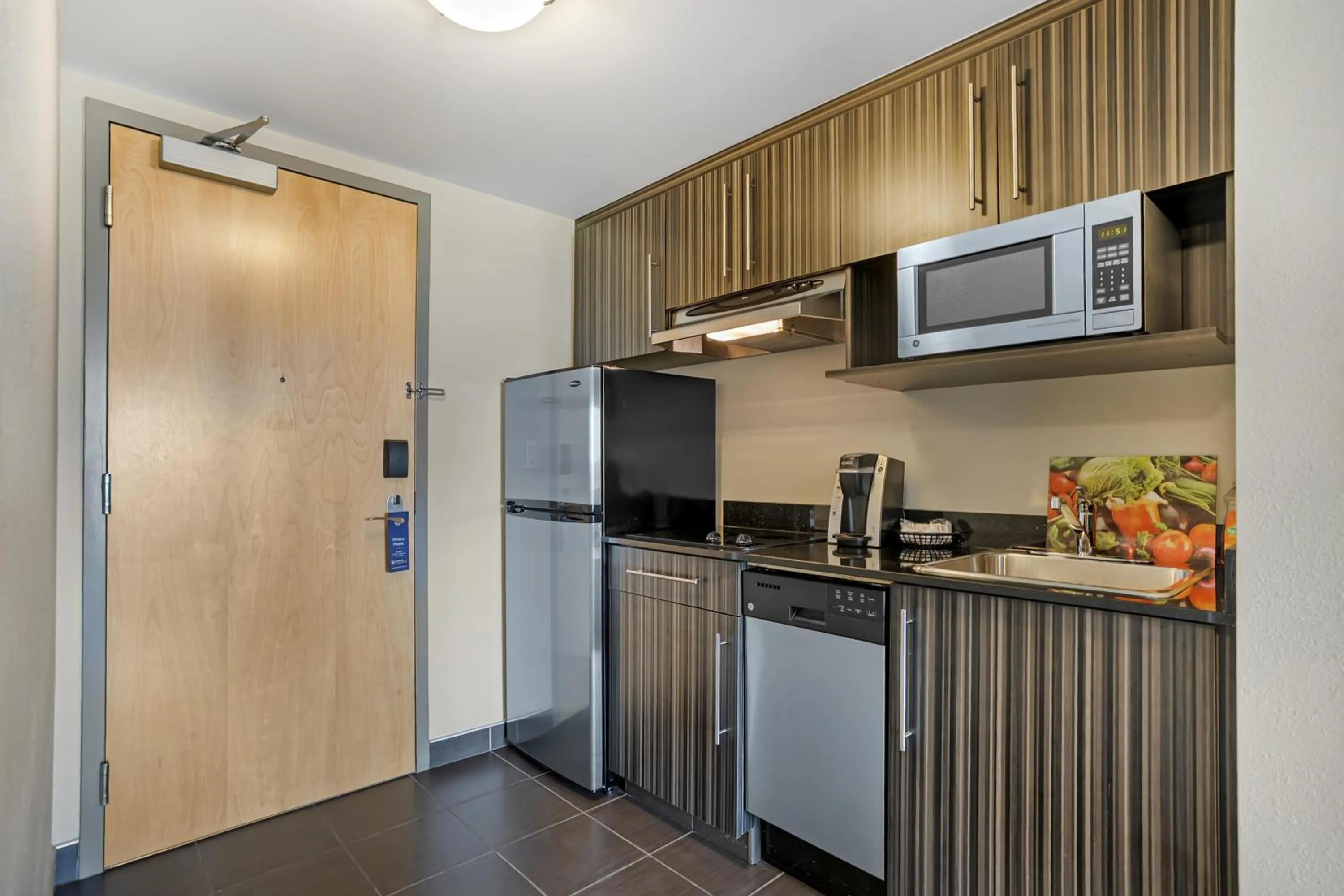 Bedroom in Best Western Plus Airport Inn & Suites