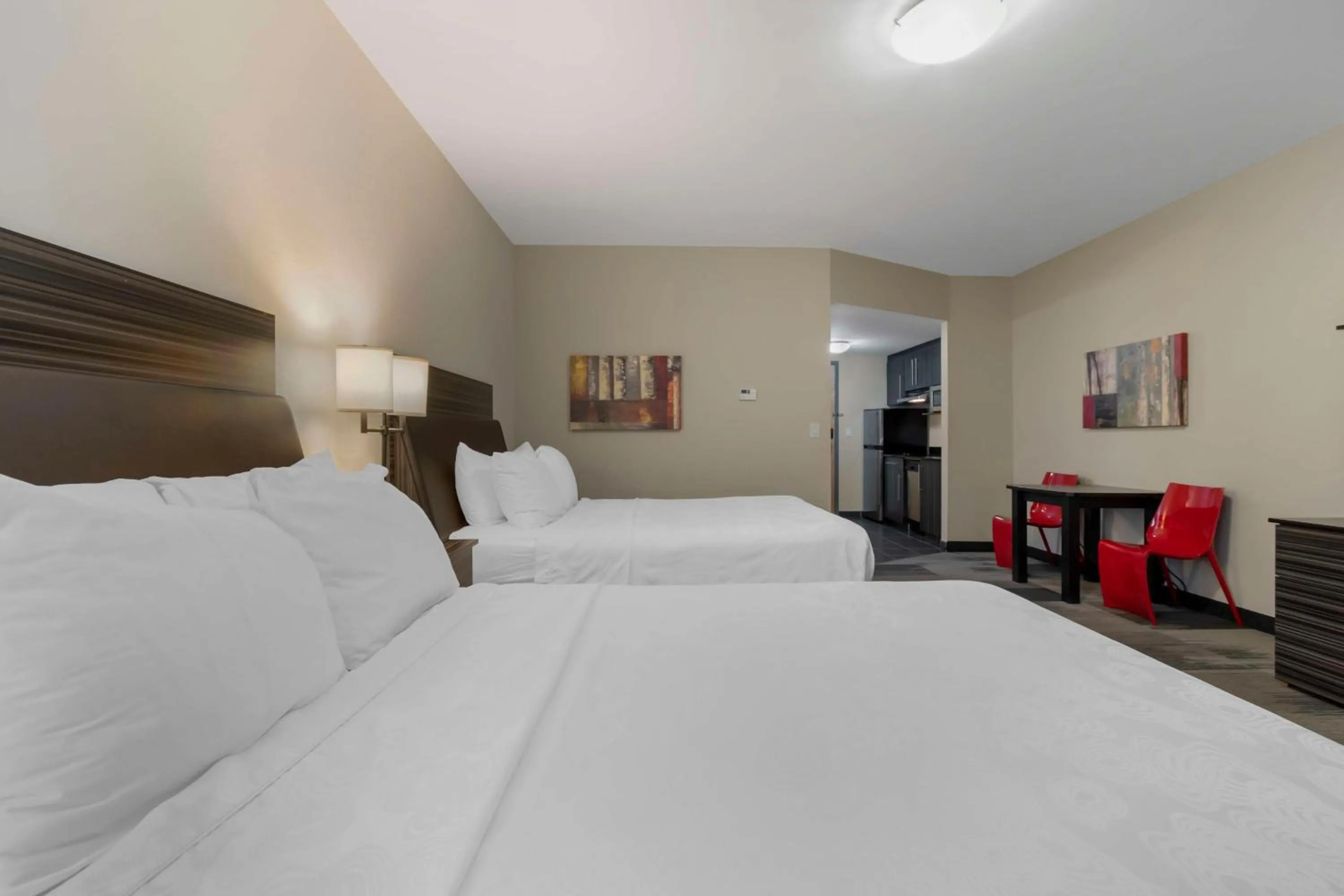Bedroom, Bed in Best Western Plus Airport Inn & Suites