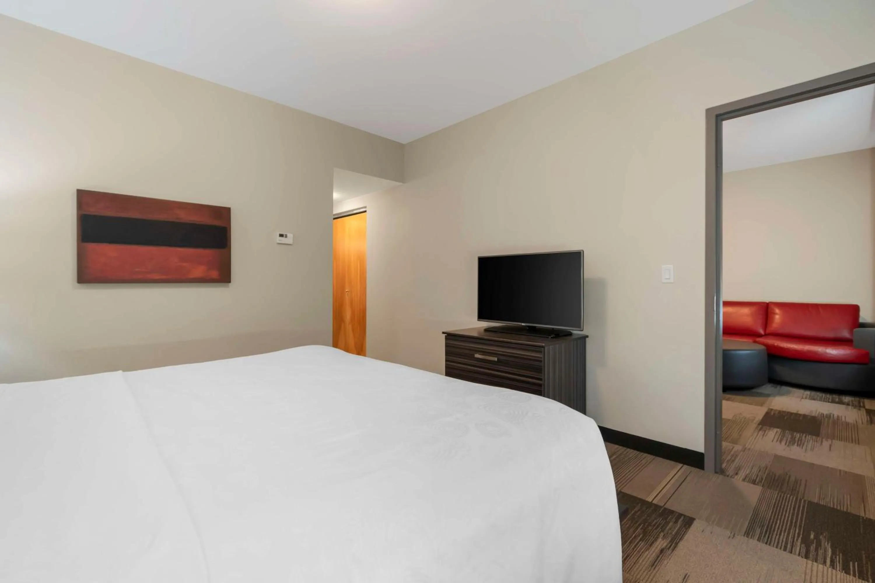 Bedroom, Bed in Best Western Plus Airport Inn & Suites