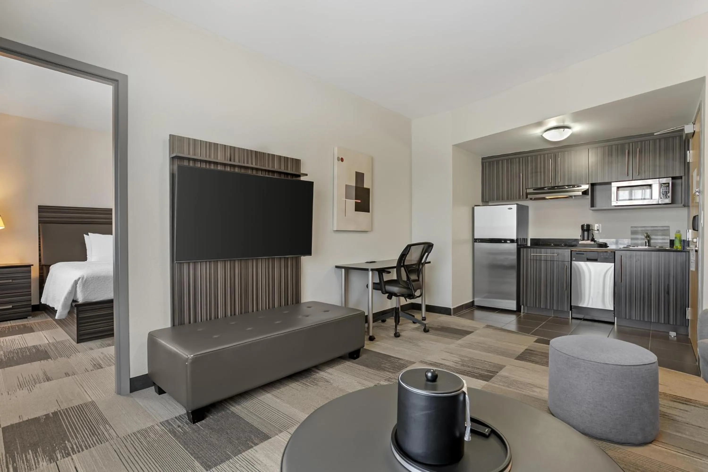 Bedroom in Best Western Plus Airport Inn & Suites