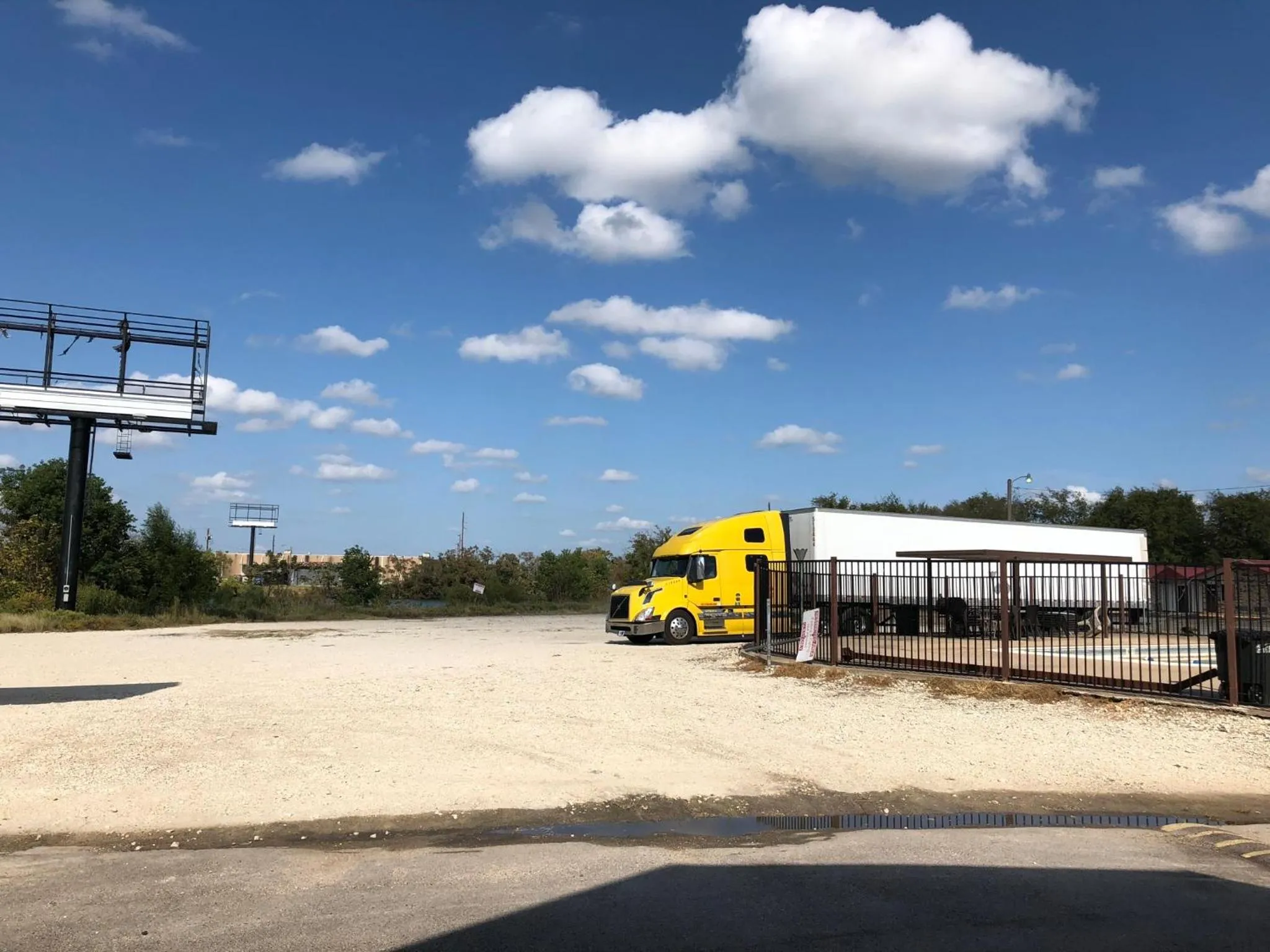 Property building in Kings Inn Mexia