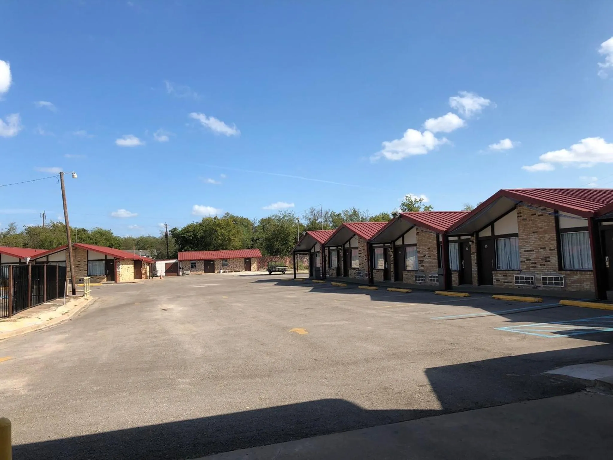 Property building in Kings Inn Mexia