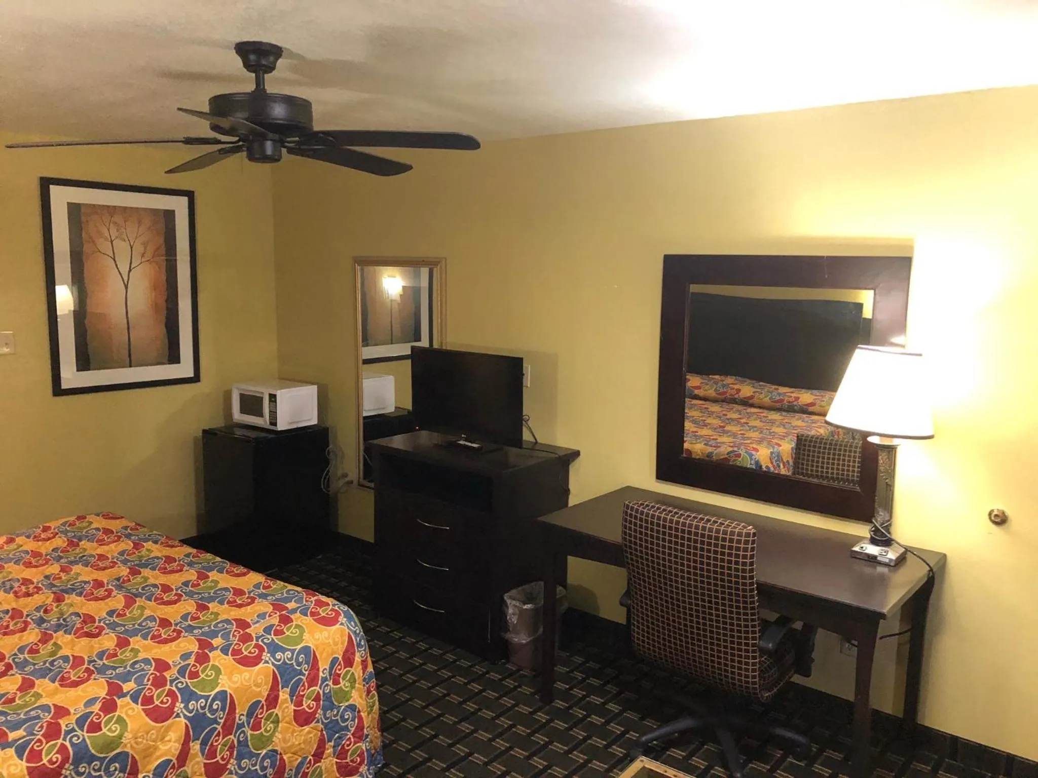 Bed in Kings Inn Mexia