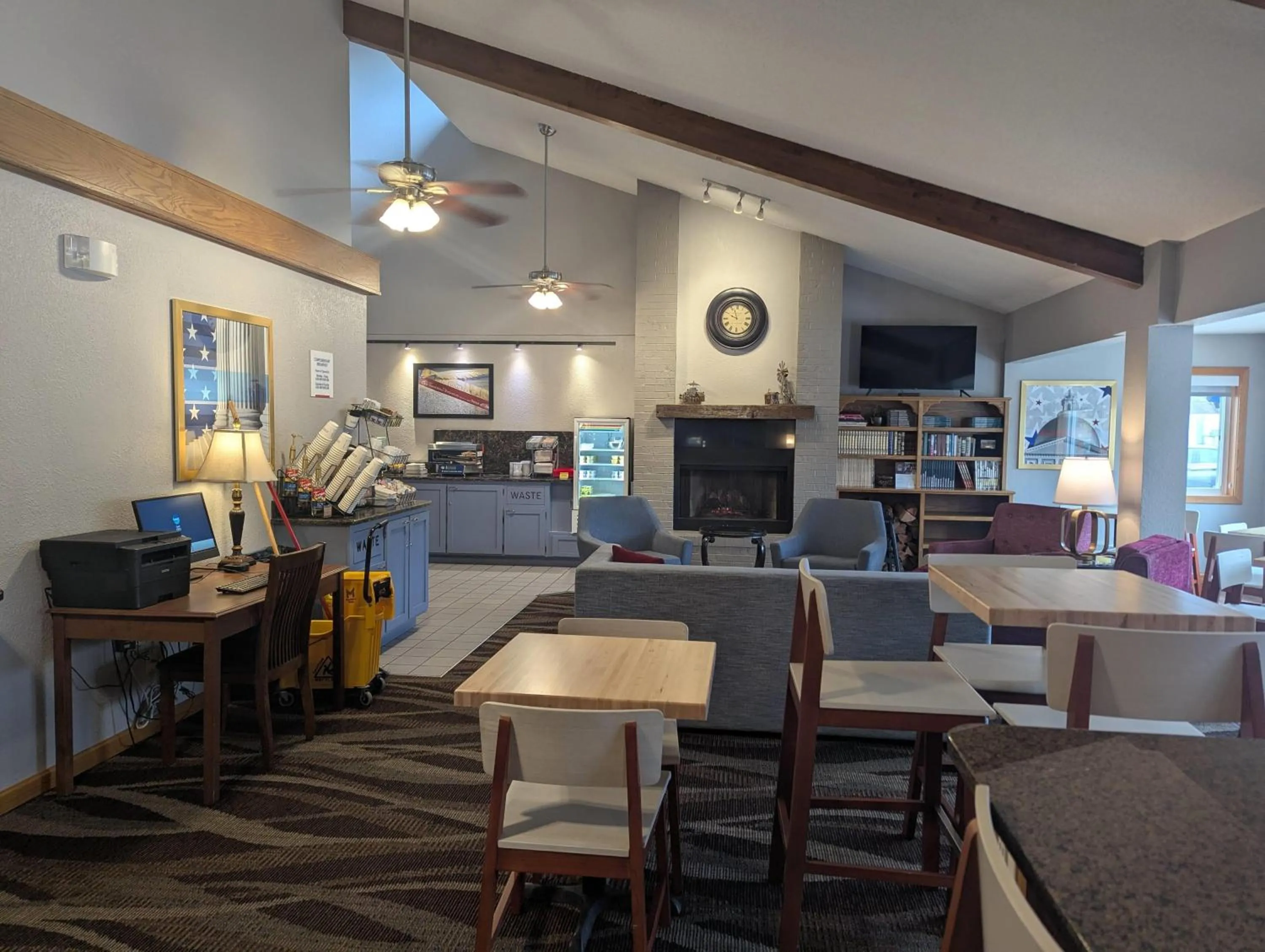 Lobby or reception in AmericInn by Wyndham St. Peter