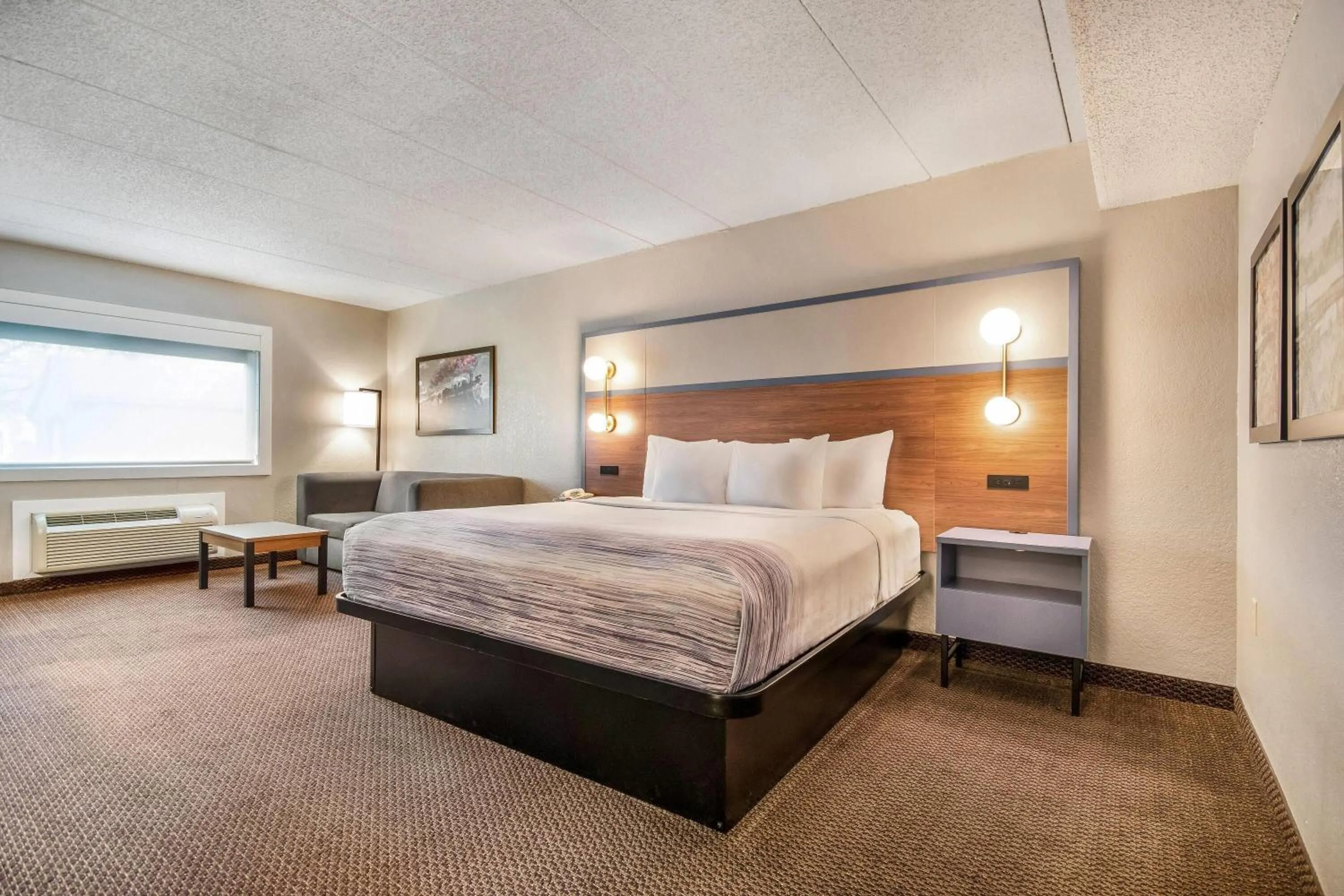 Photo of the whole room, Bed in AmericInn by Wyndham St. Peter